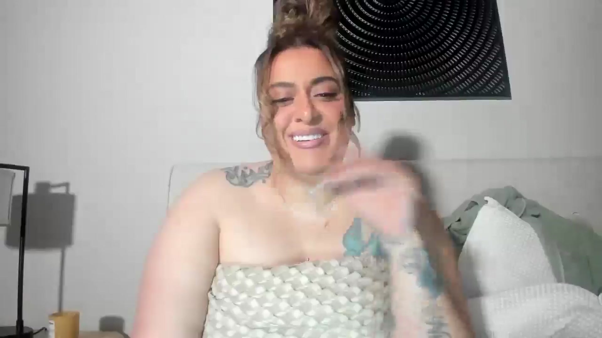 Gallery image thumbnail from VanityKaine's myfreecams stream on, 07/08/2025, 14:26 image 16 of 20