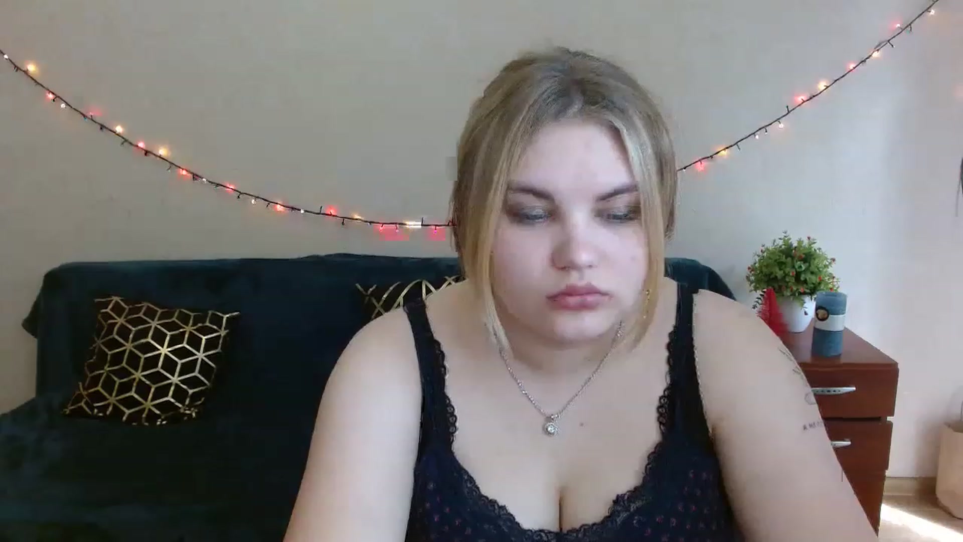 Gallery image thumbnail from Vannillaa's myfreecams stream on, 05/01/2023, 13:09 image 14 of 20