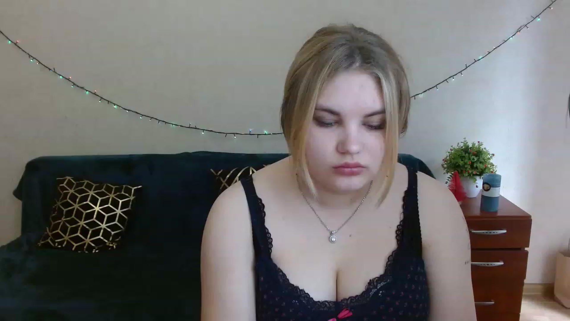 Gallery image thumbnail from Vannillaa's myfreecams stream on, 05/01/2023, 13:09 image 11 of 20