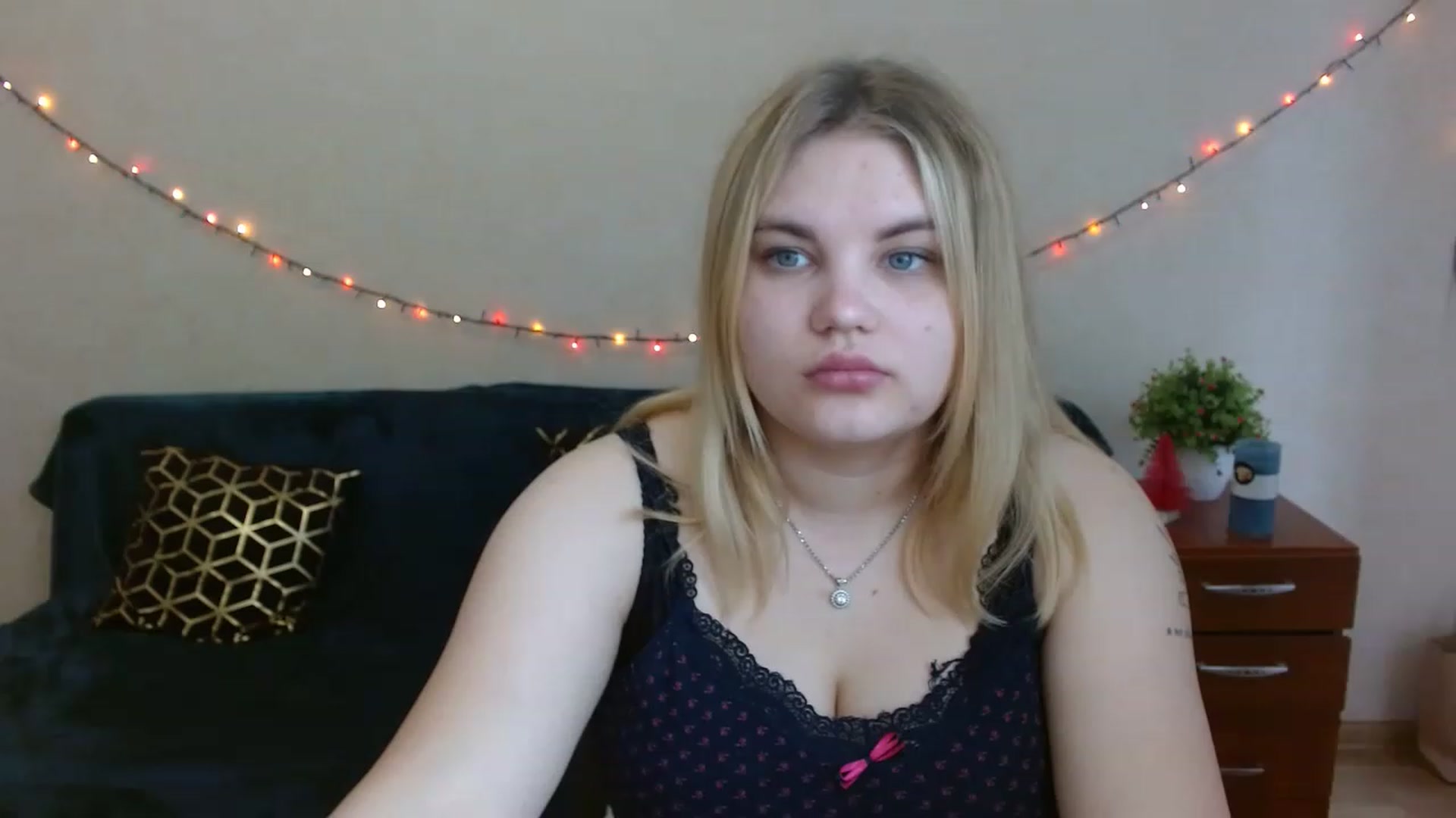 Gallery image thumbnail from Vannillaa's myfreecams stream on, 05/01/2023, 13:09 image 2 of 20