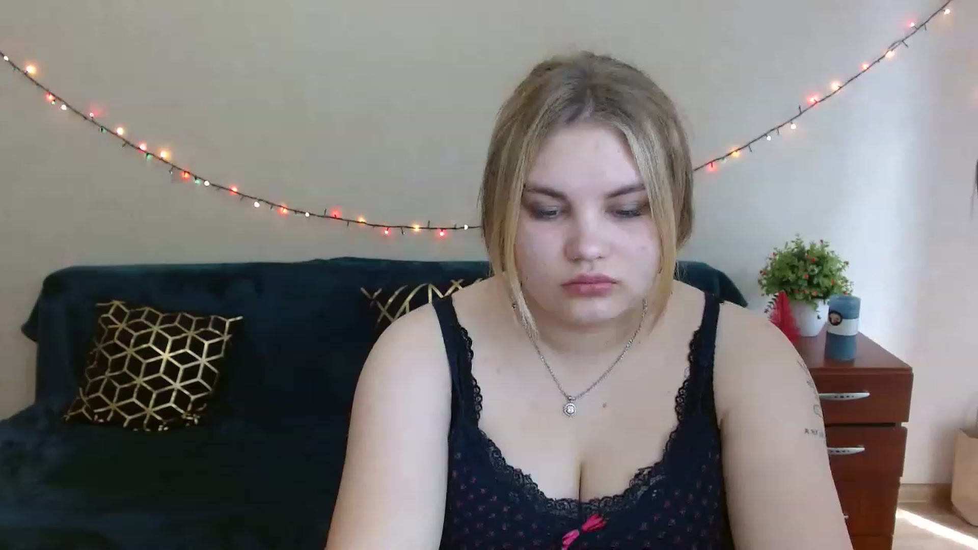 Gallery image thumbnail from Vannillaa's myfreecams stream on, 05/01/2023, 13:09 image 18 of 20