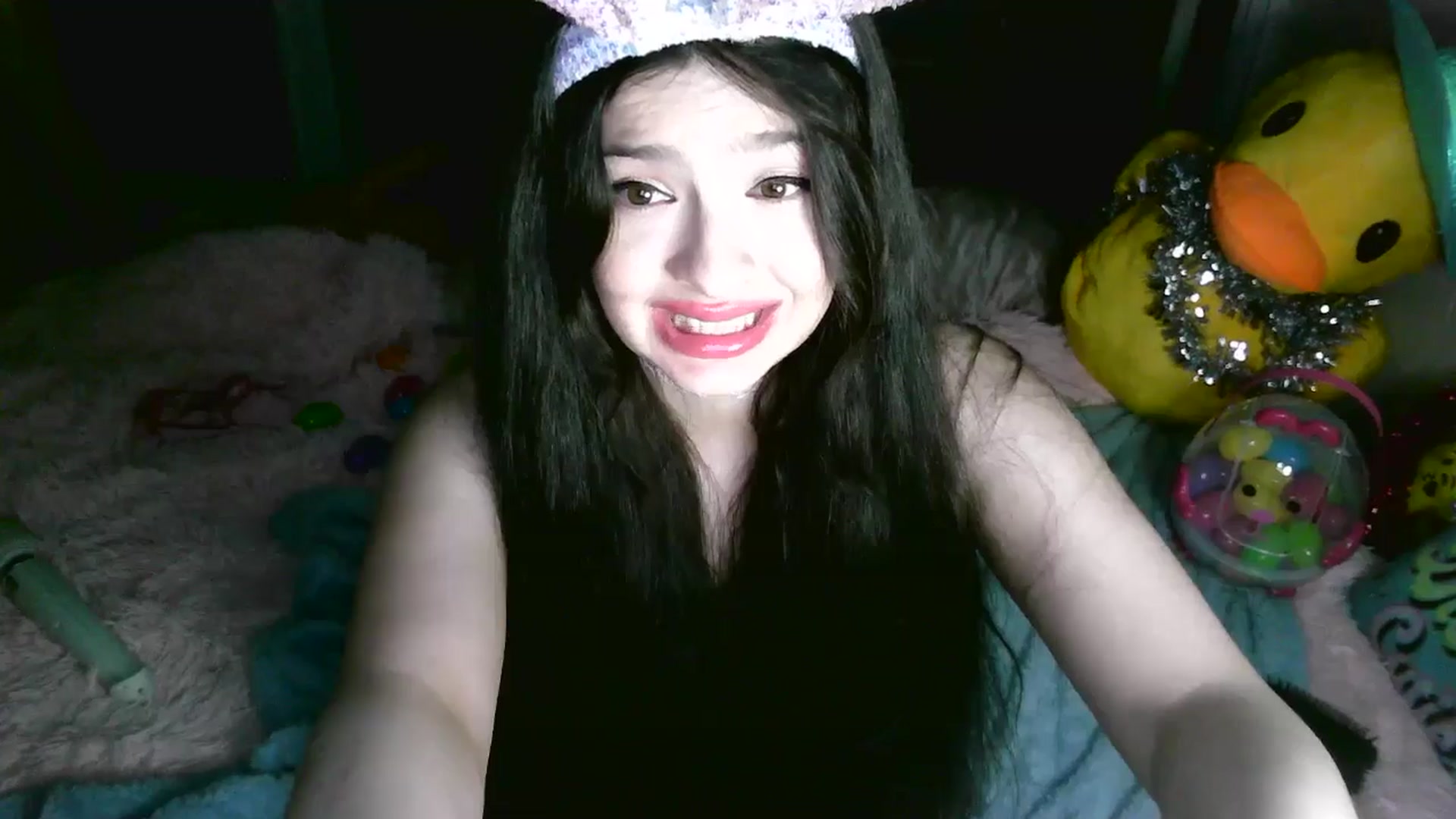 Gallery image thumbnail from VantaBee's myfreecams stream on, 04/04/2026, 06:07 image 18 of 20