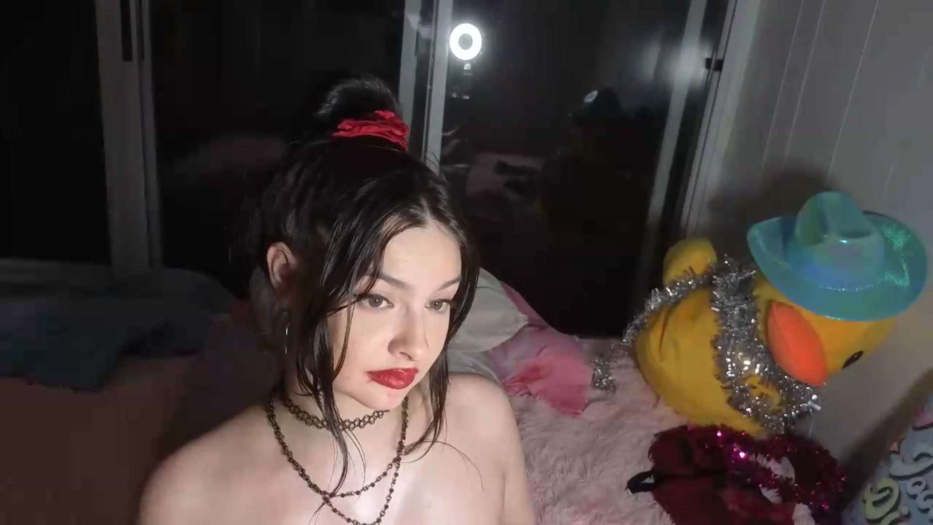 Gallery image thumbnail from VantaBee's myfreecams stream on, 05/16/2026, 06:01 image 13 of 20