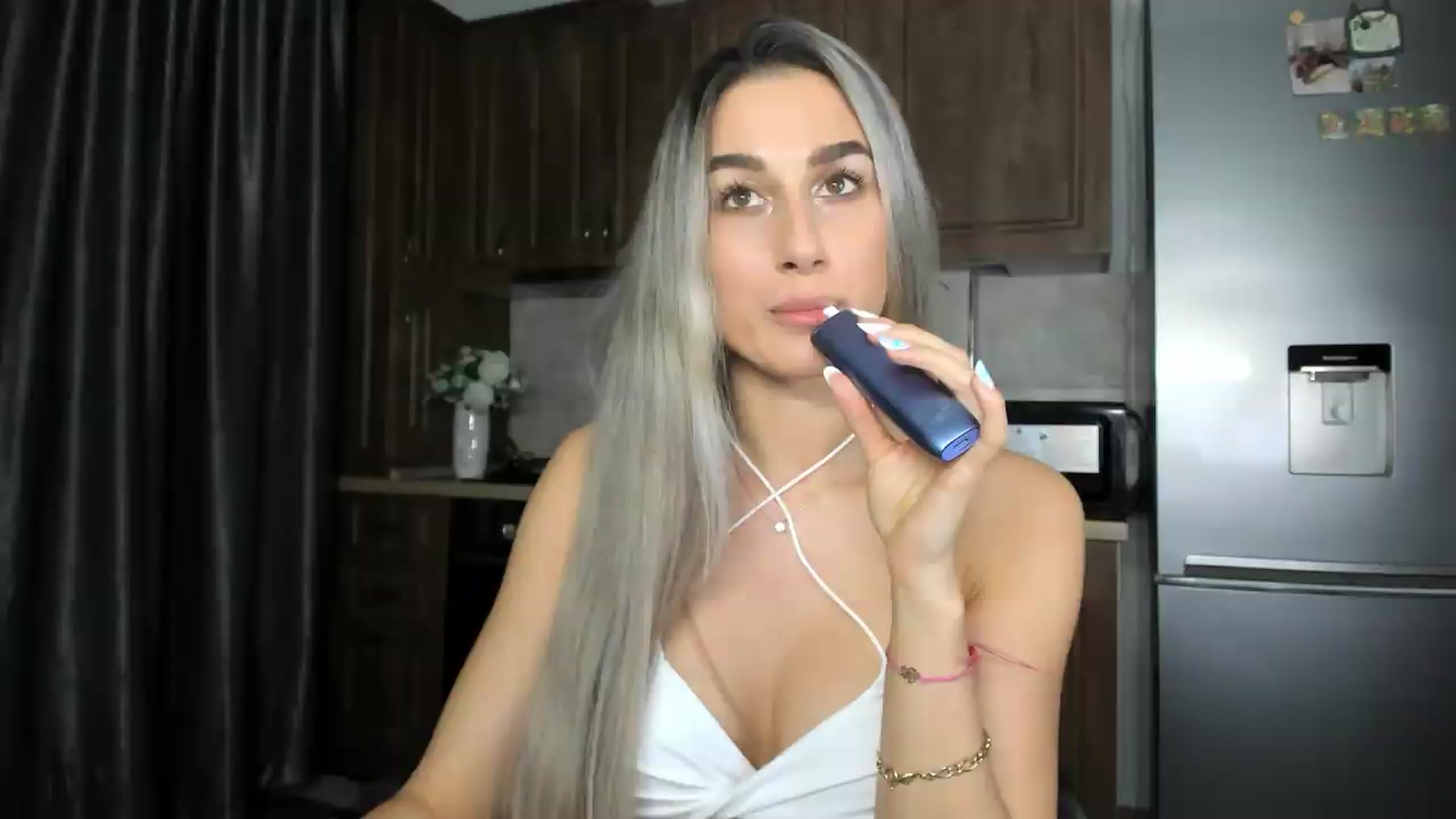 Gallery image thumbnail from VanyaMavren's myfreecams stream on, 08/17/2026, 18:20 image 7 of 20