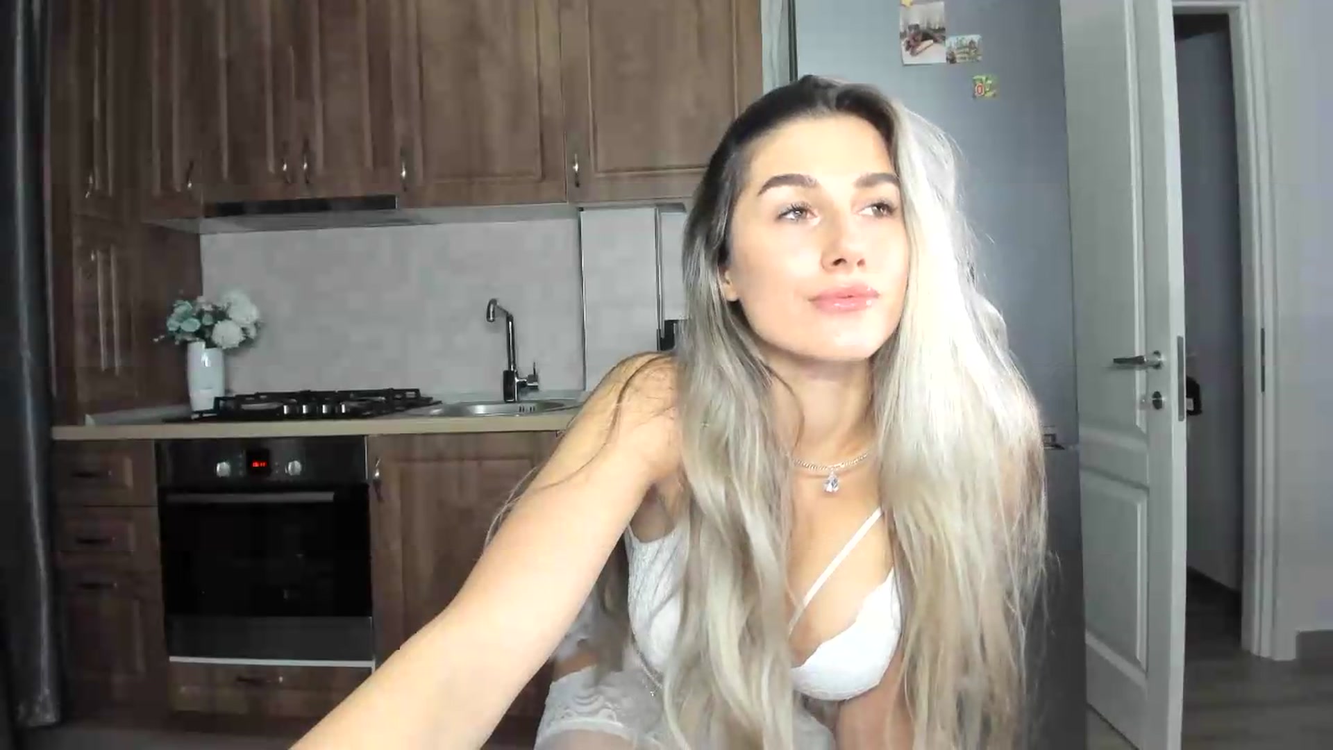 Gallery image thumbnail from VanyaMavren's myfreecams stream on, 08/19/2026, 18:26 image 20 of 20