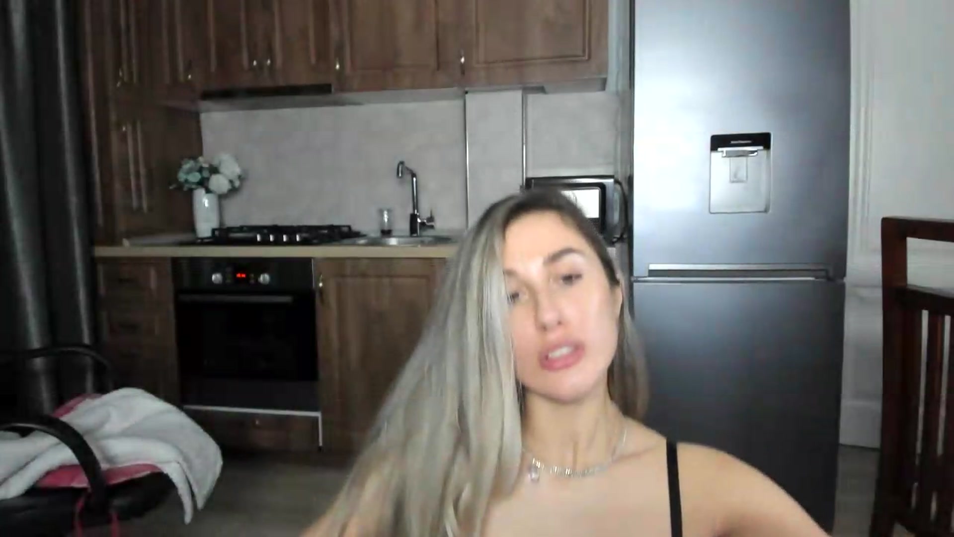 Gallery image thumbnail from VanyaMavren's myfreecams stream on, 08/19/2026, 22:30 image 11 of 20