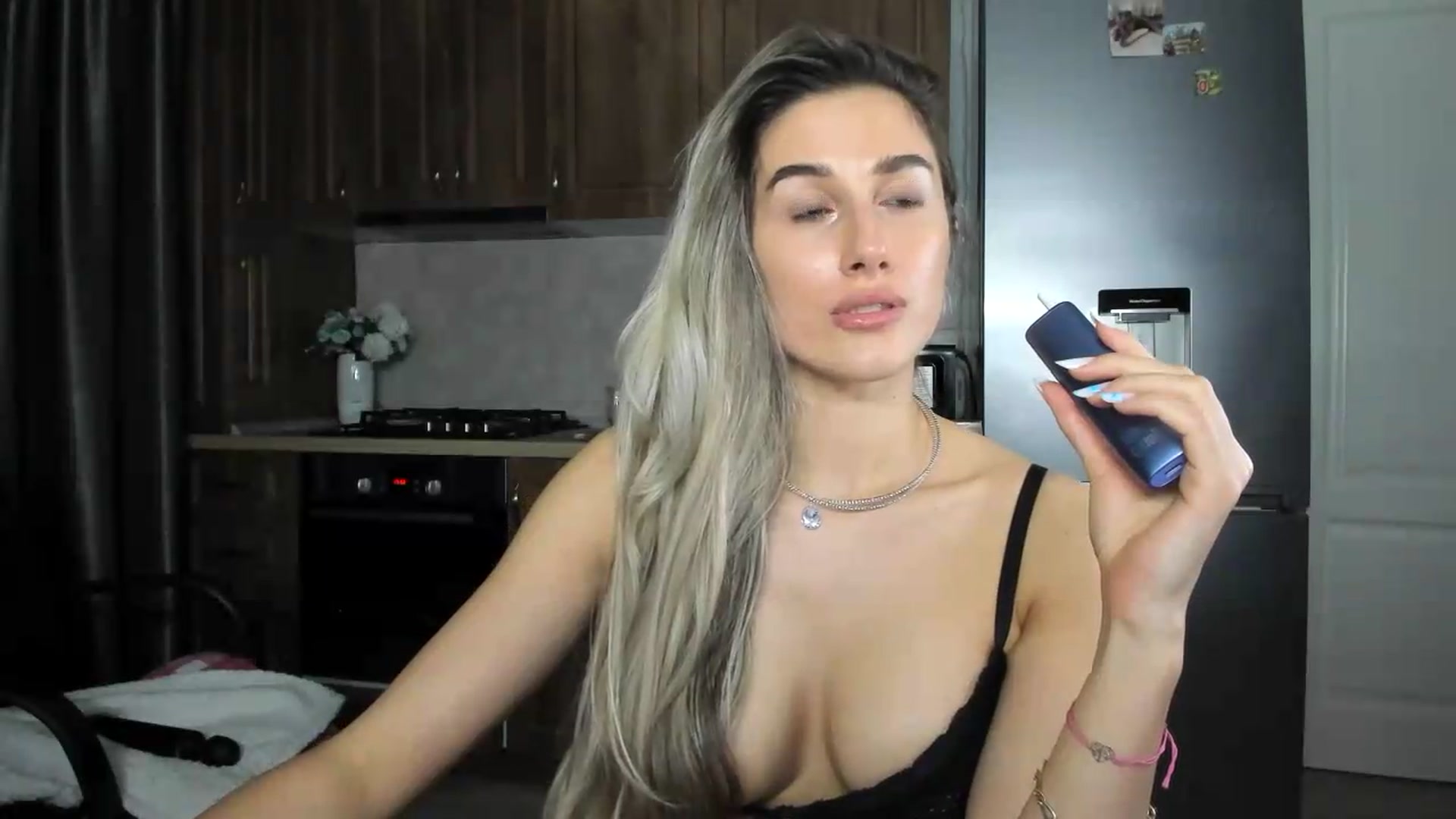 Gallery image thumbnail from VanyaMavren's myfreecams stream on, 08/19/2026, 23:05 image 19 of 20