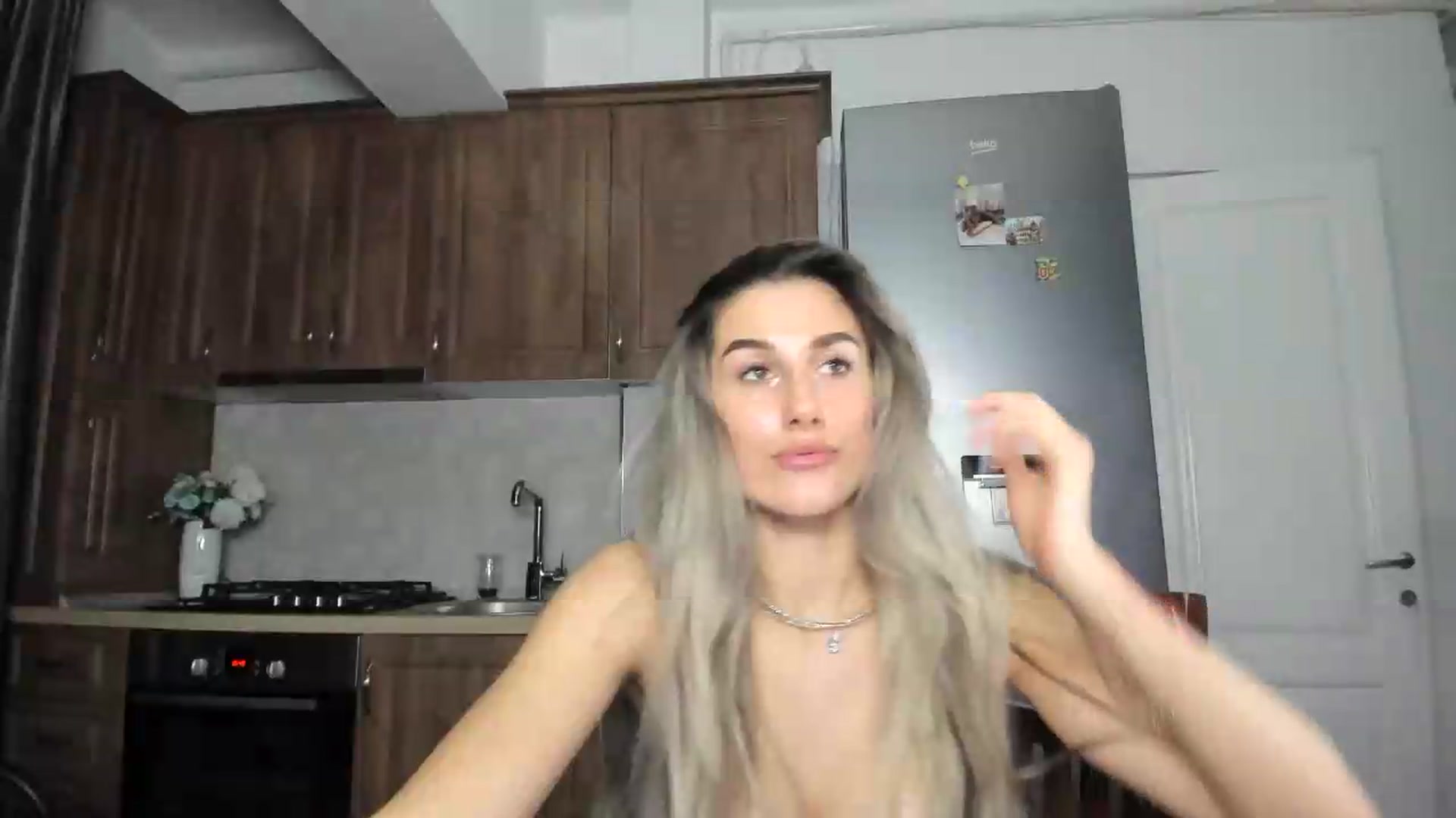 Gallery image thumbnail from VanyaMavren's myfreecams stream on, 08/20/2026, 24:05 image 19 of 20