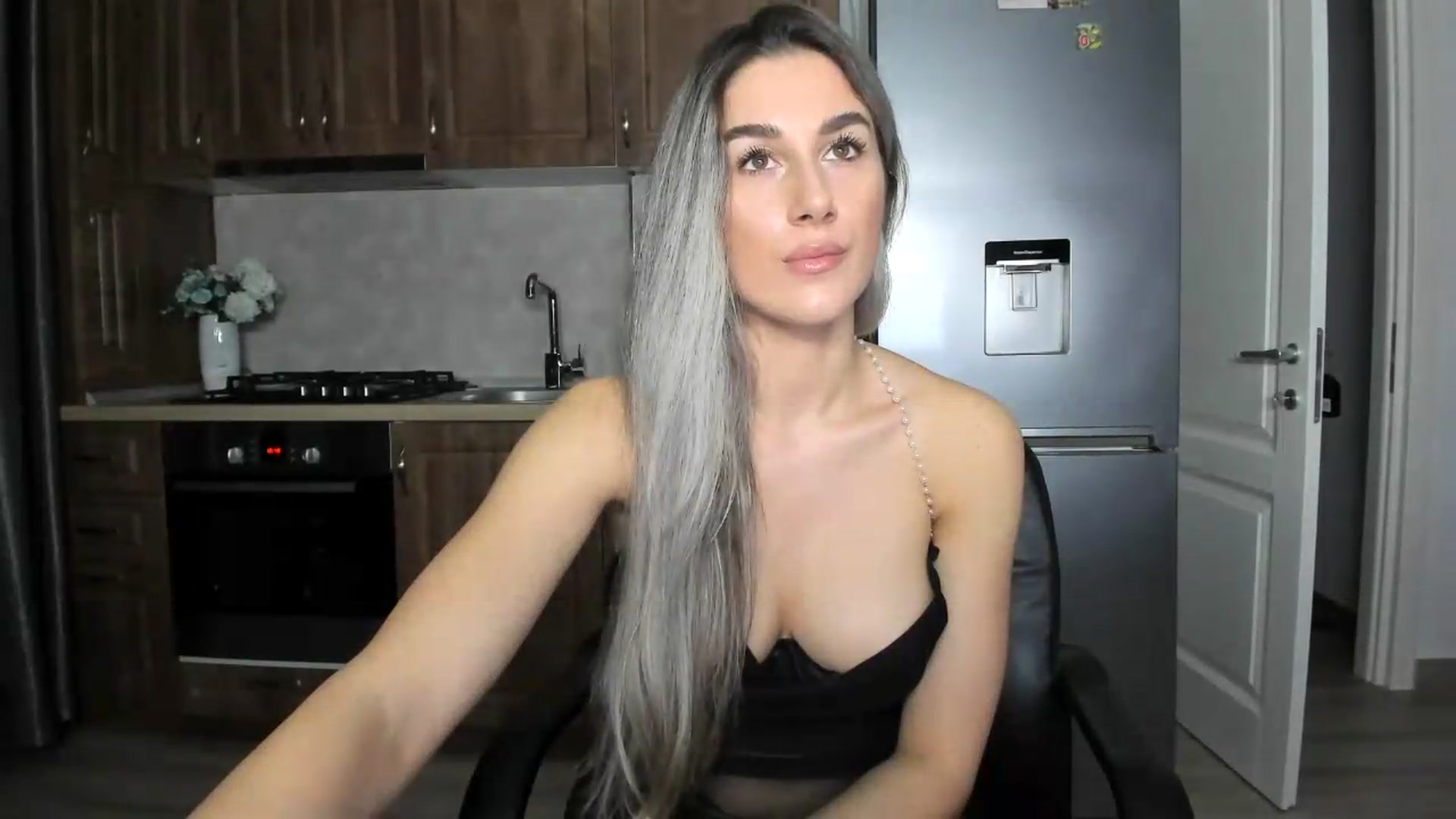 Gallery image thumbnail from VanyaMavren's myfreecams stream on, 08/20/2026, 18:39 image 12 of 20
