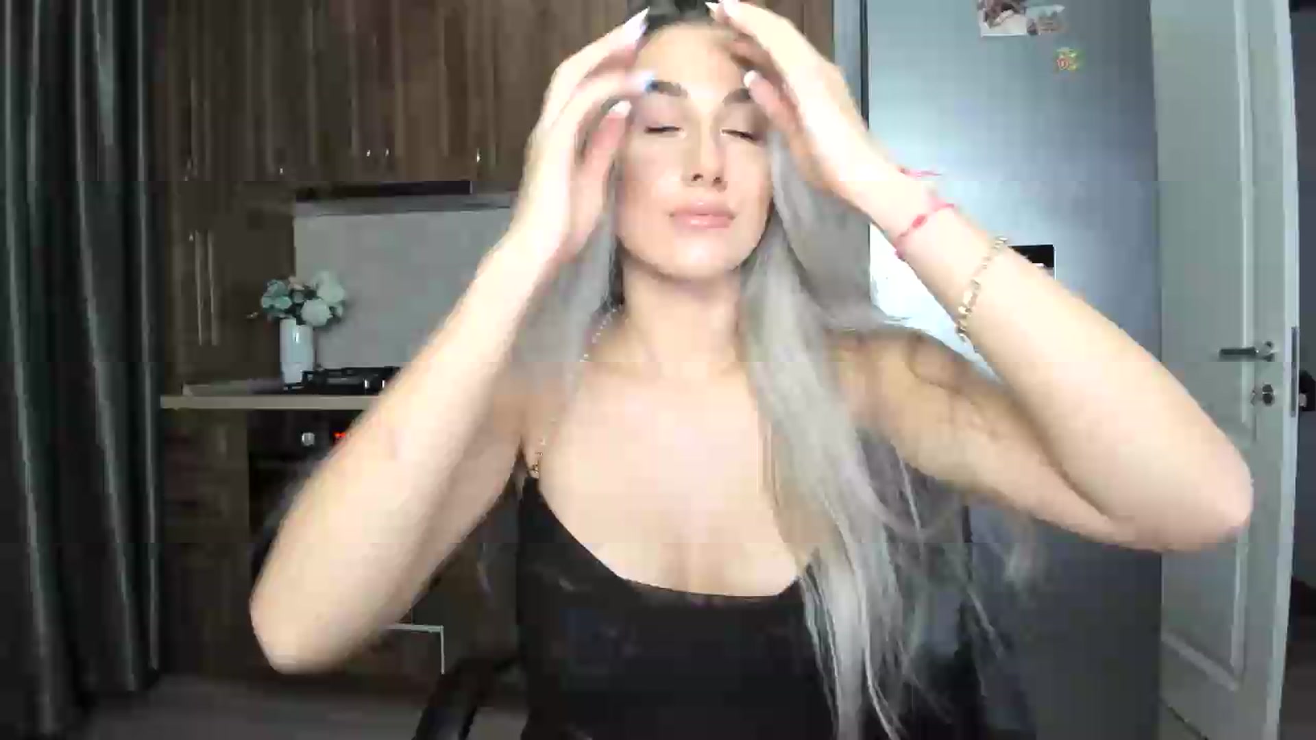 Gallery image thumbnail from VanyaMavren's myfreecams stream on, 08/20/2026, 18:39 image 10 of 20