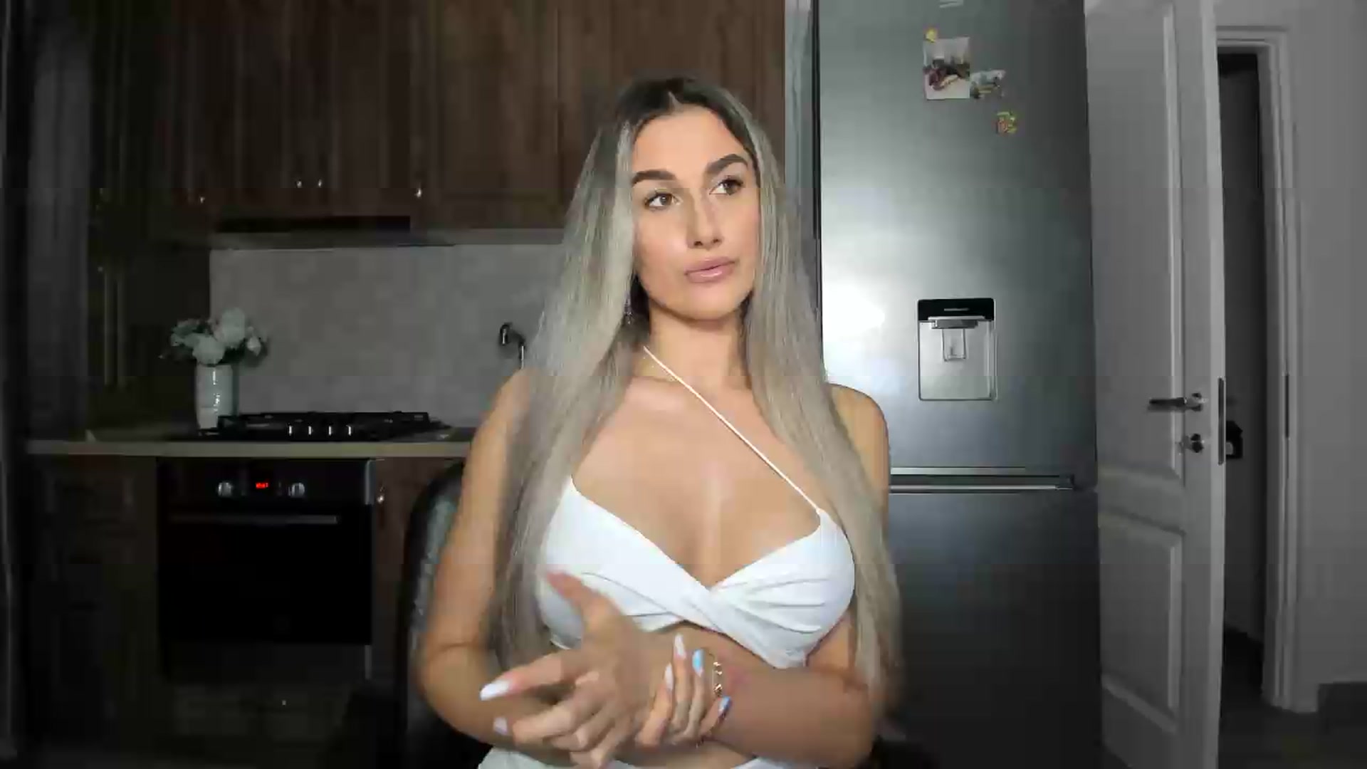 Gallery image thumbnail from VanyaMavren's myfreecams stream on, 08/21/2026, 18:02 image 1 of 20