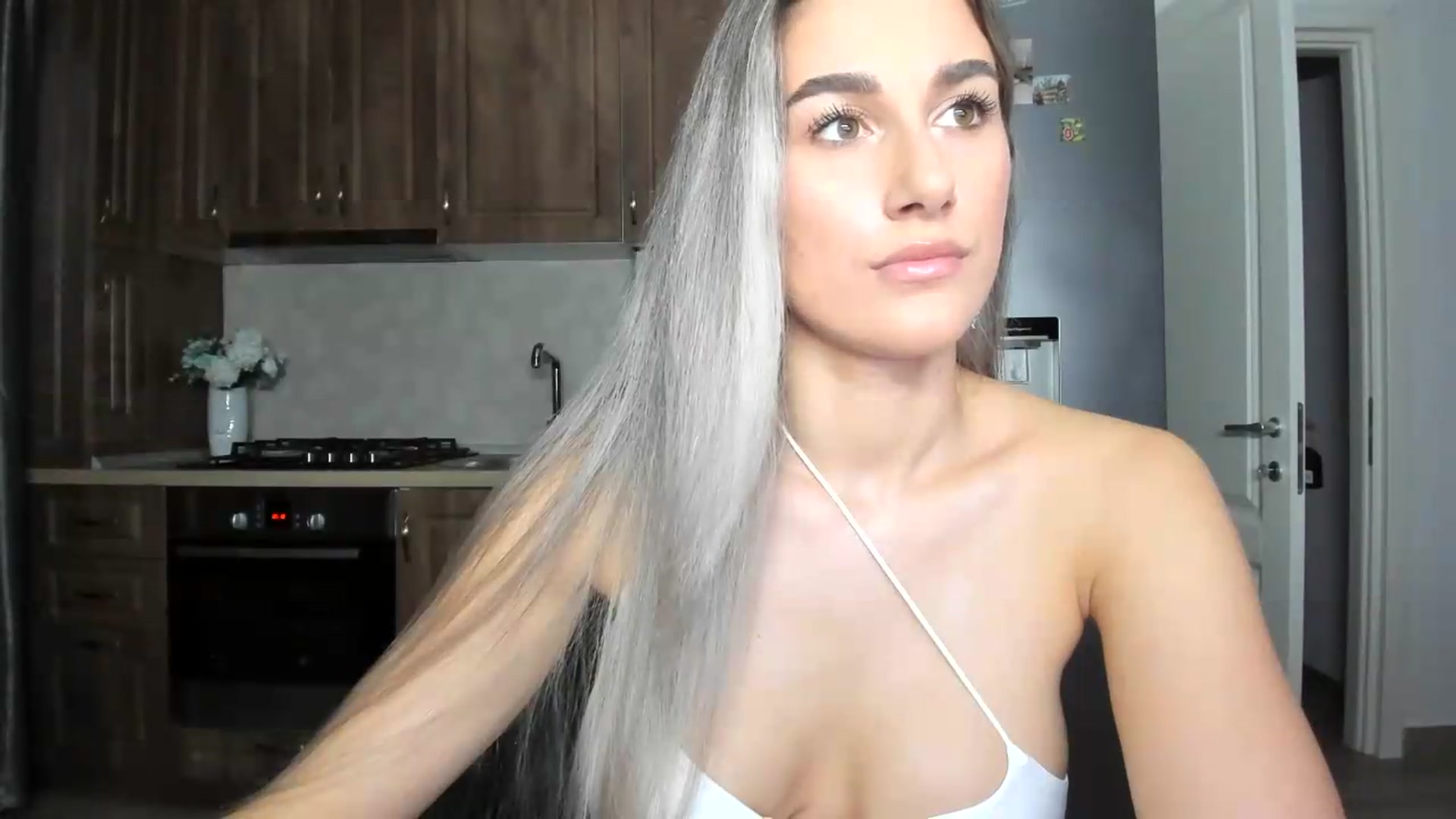 Gallery image thumbnail from VanyaMavren's myfreecams stream on, 08/21/2026, 18:02 image 6 of 20