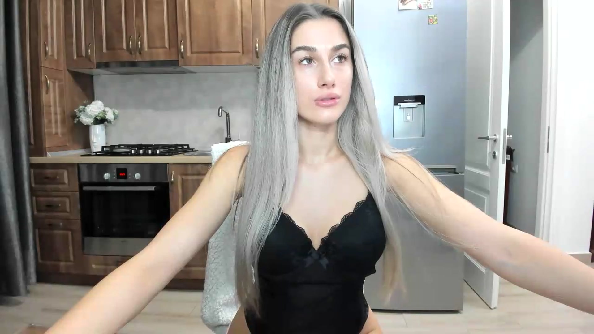 Gallery image thumbnail from VanyaMavren's myfreecams stream on, 08/22/2026, 18:32 image 4 of 20