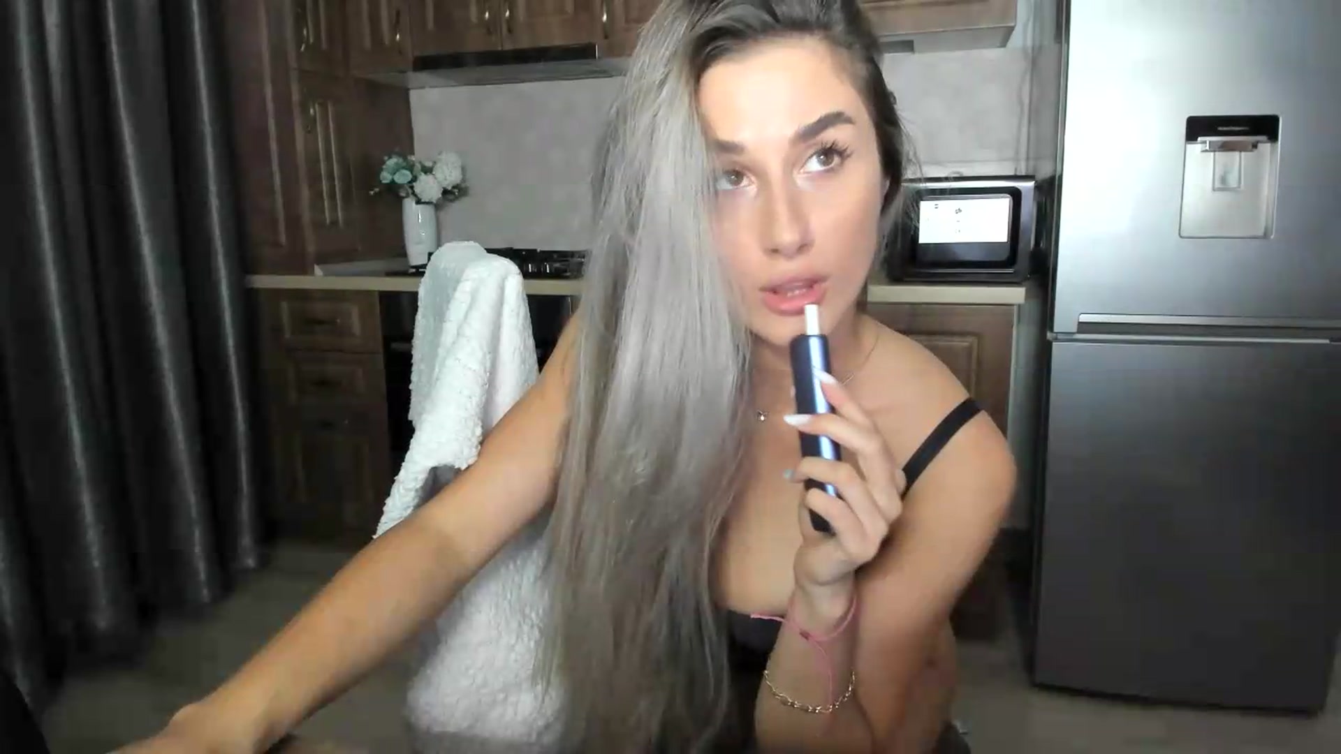 Gallery image thumbnail from VanyaMavren's myfreecams stream on, 09/04/2026, 17:23 image 12 of 20