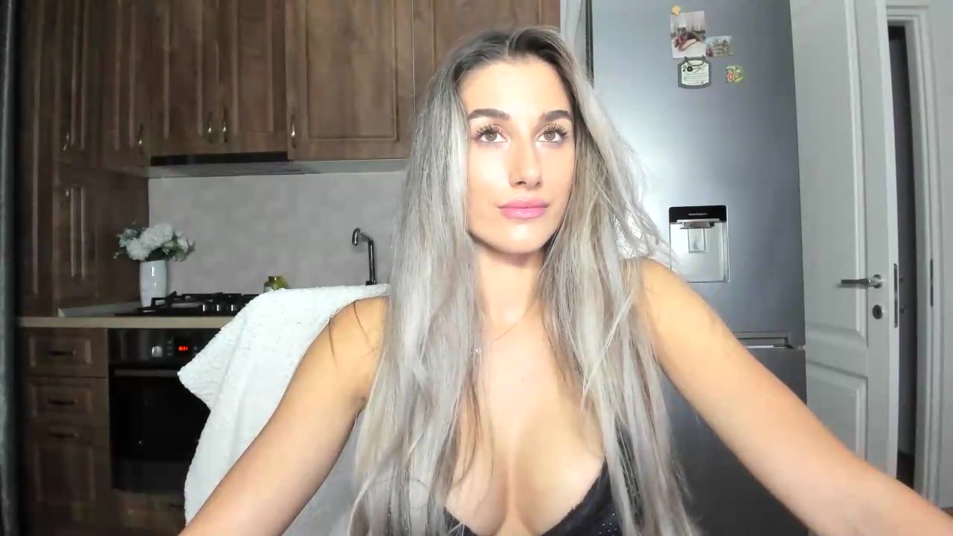 Gallery image thumbnail from VanyaMavren's myfreecams stream on, 09/06/2026, 19:25 image 14 of 20