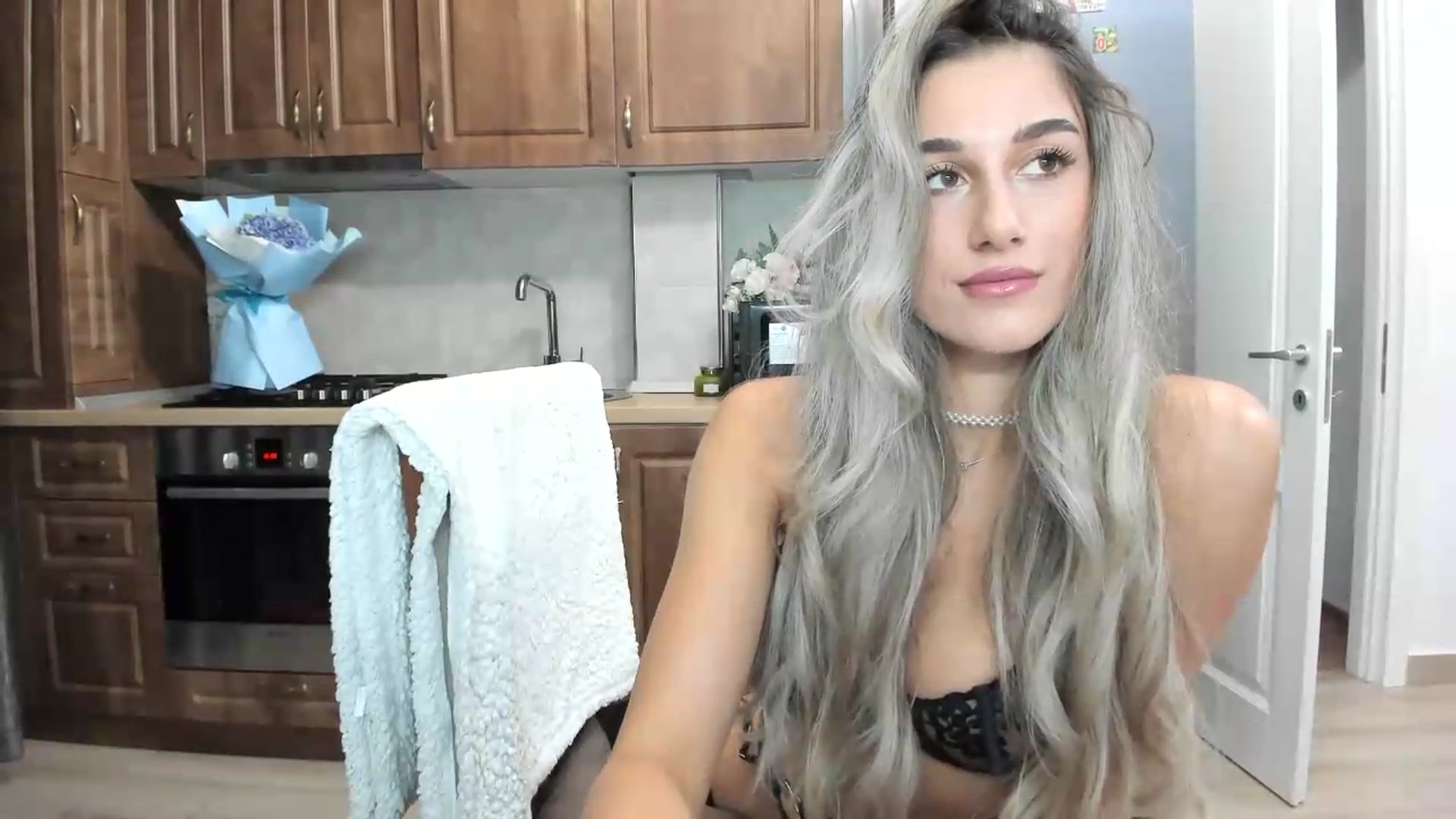 Gallery image thumbnail from VanyaMavren's myfreecams stream on, 09/09/2026, 18:37 image 8 of 20