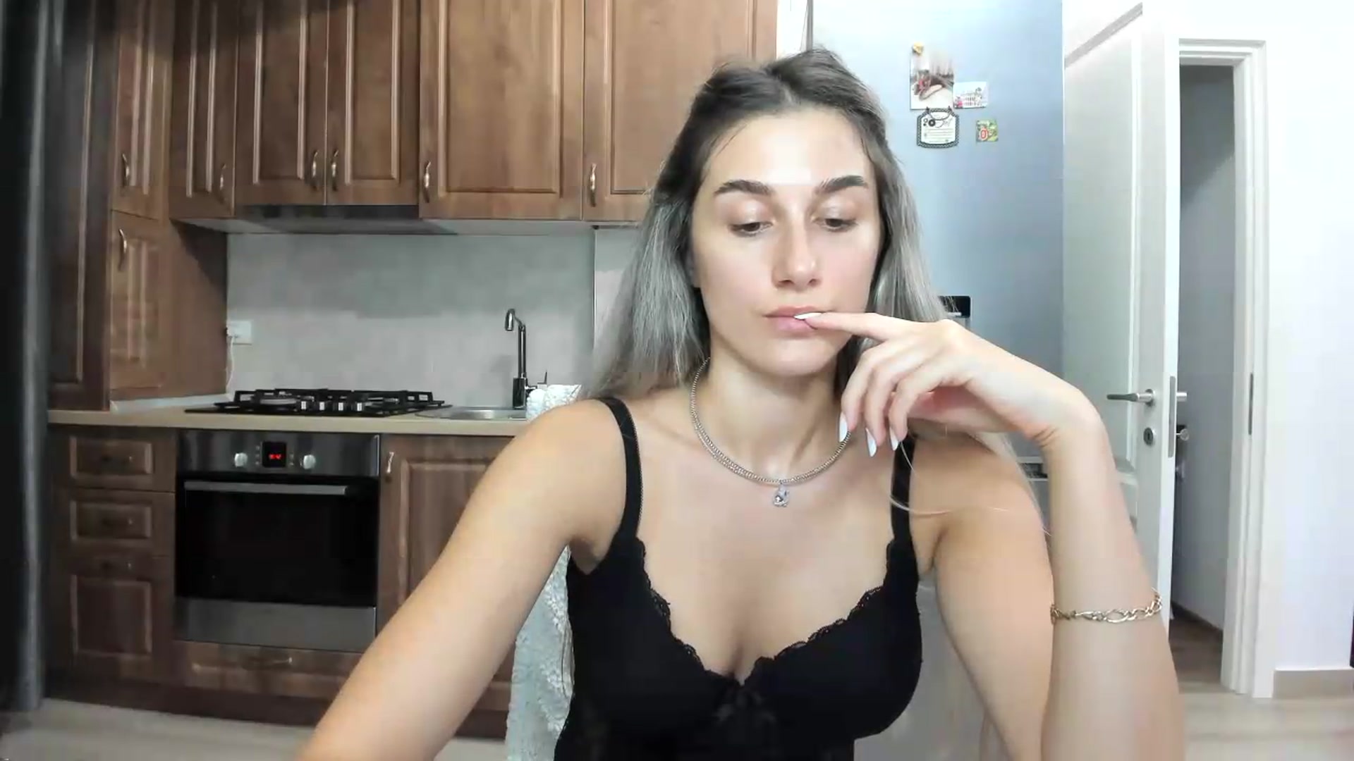 Gallery image thumbnail from VanyaMavren's myfreecams stream on, 09/18/2026, 16:49 image 2 of 20