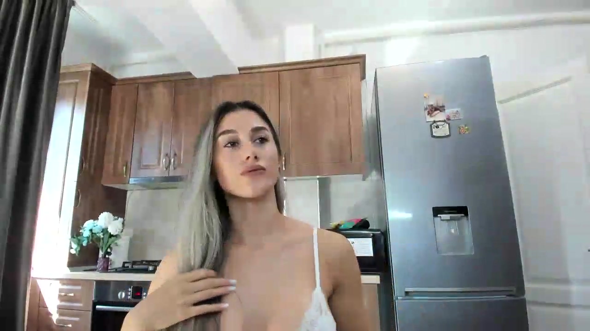Gallery image thumbnail from VanyaMavren's myfreecams stream on, 09/20/2026, 11:30 image 13 of 20