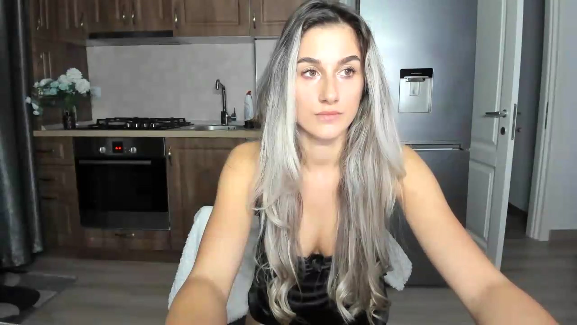 Gallery image thumbnail from VanyaMavren's myfreecams stream on, 09/21/2026, 20:40 image 9 of 20