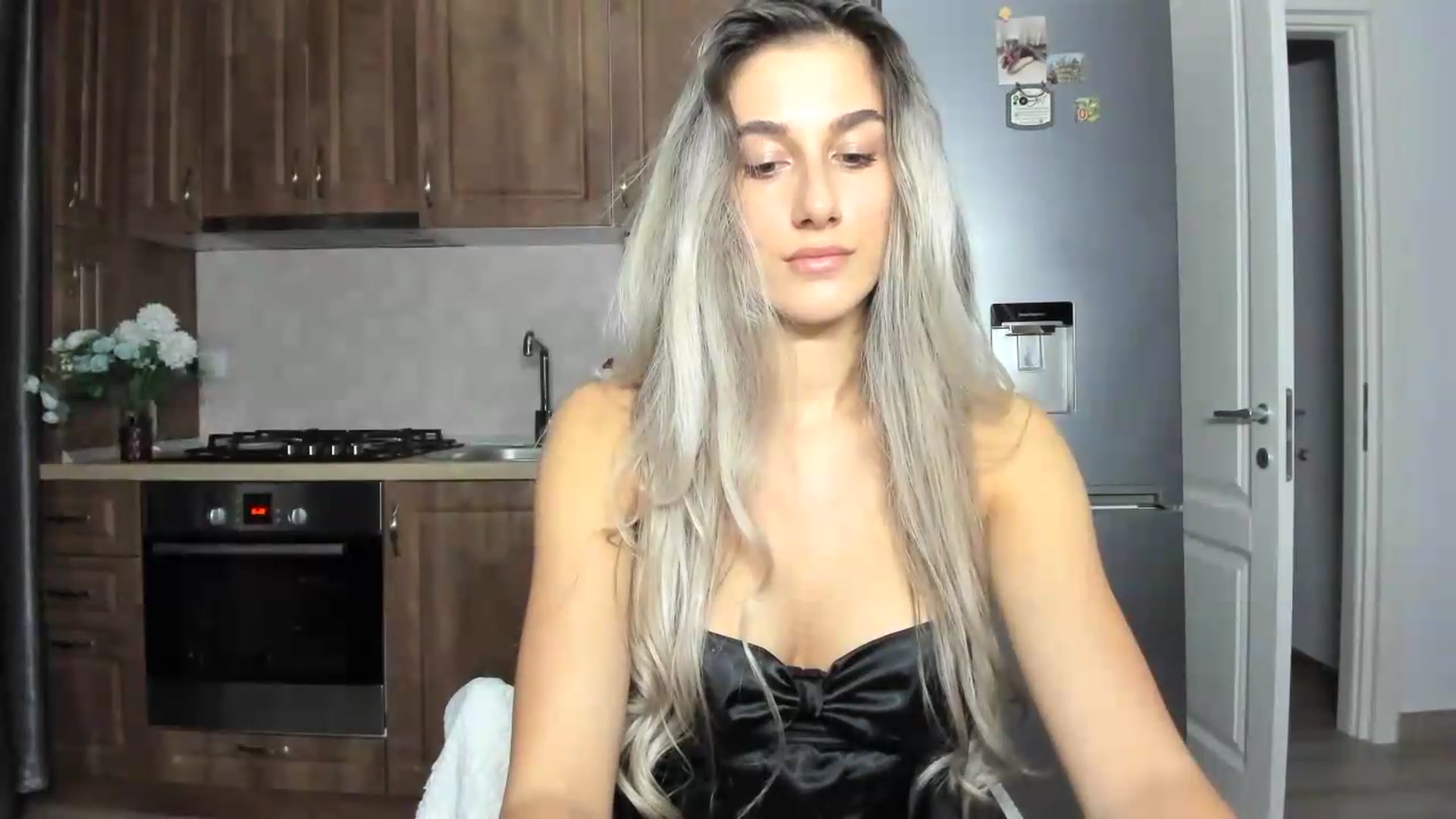 Gallery image thumbnail from VanyaMavren's myfreecams stream on, 09/21/2026, 20:40 image 20 of 20