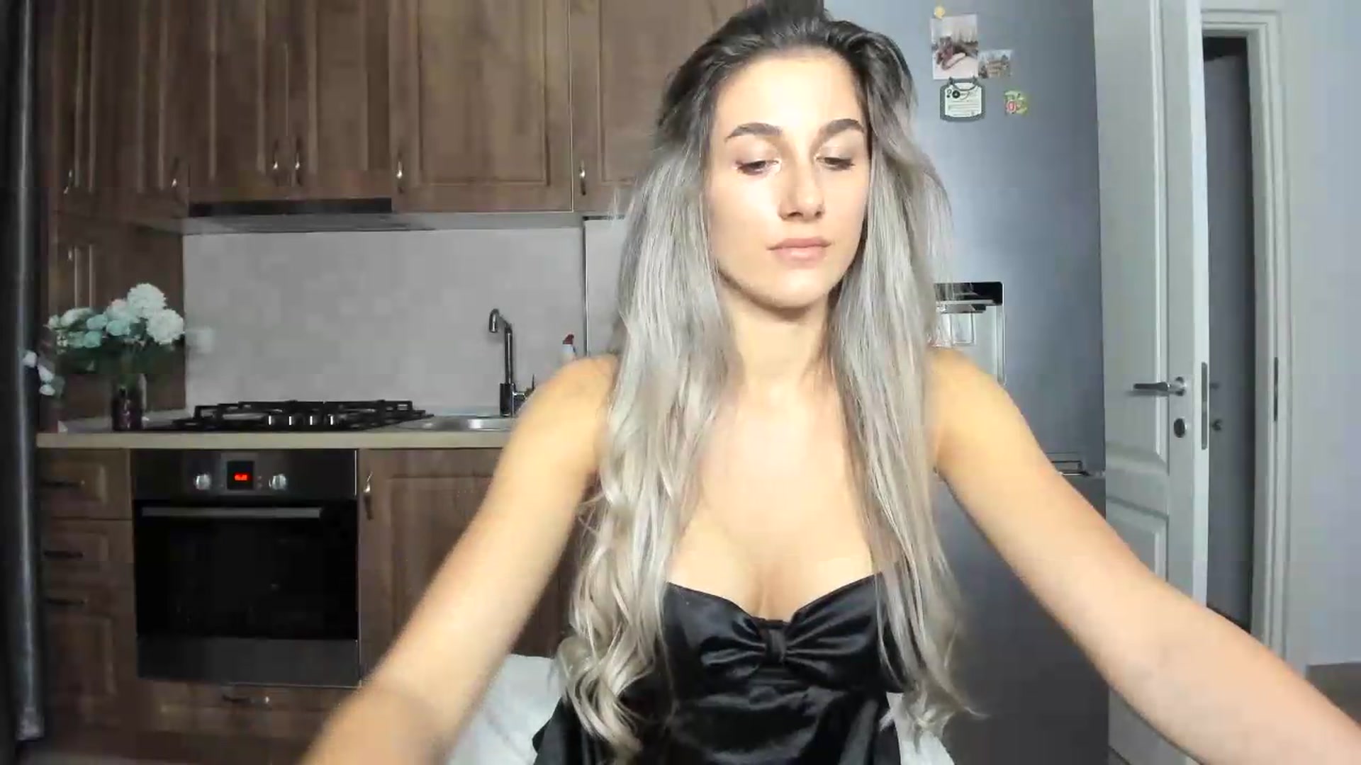 Gallery image thumbnail from VanyaMavren's myfreecams stream on, 09/21/2026, 20:40 image 19 of 20