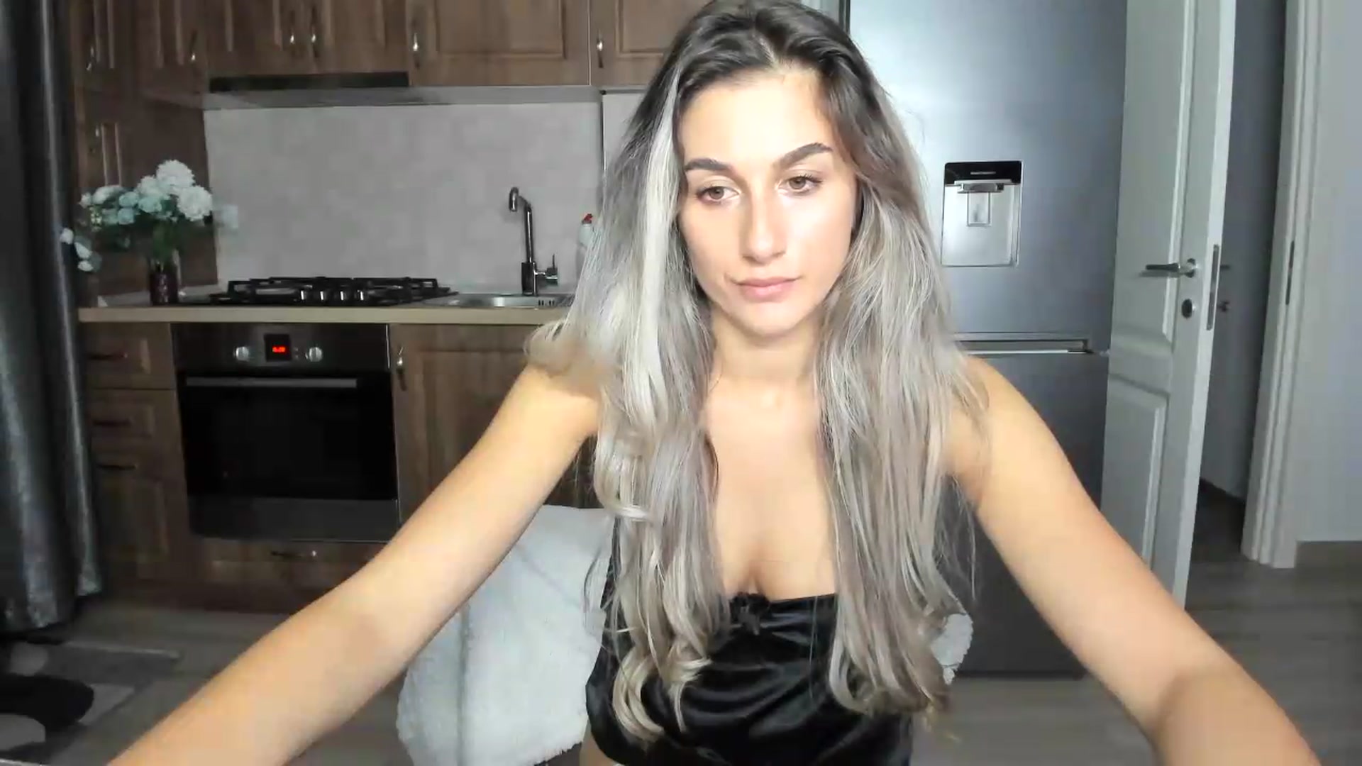 Gallery image thumbnail from VanyaMavren's myfreecams stream on, 09/21/2026, 20:40 image 8 of 20