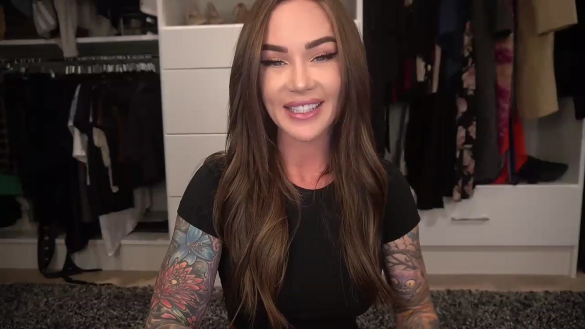 Gallery image thumbnail from VapePapi's myfreecams stream on, 11/19/2022, 24:59 image 3 of 20