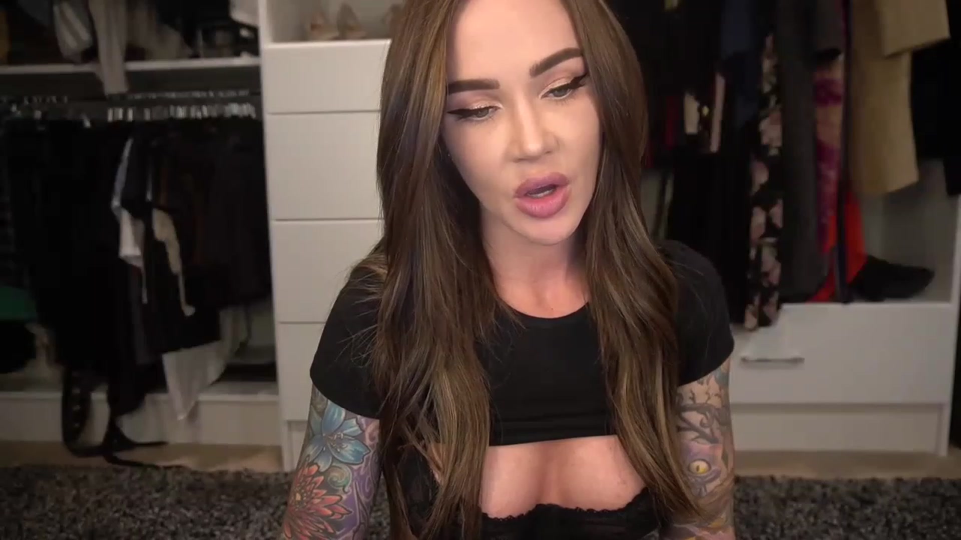 Gallery image thumbnail from VapePapi's myfreecams stream on, 11/19/2022, 24:59 image 18 of 20