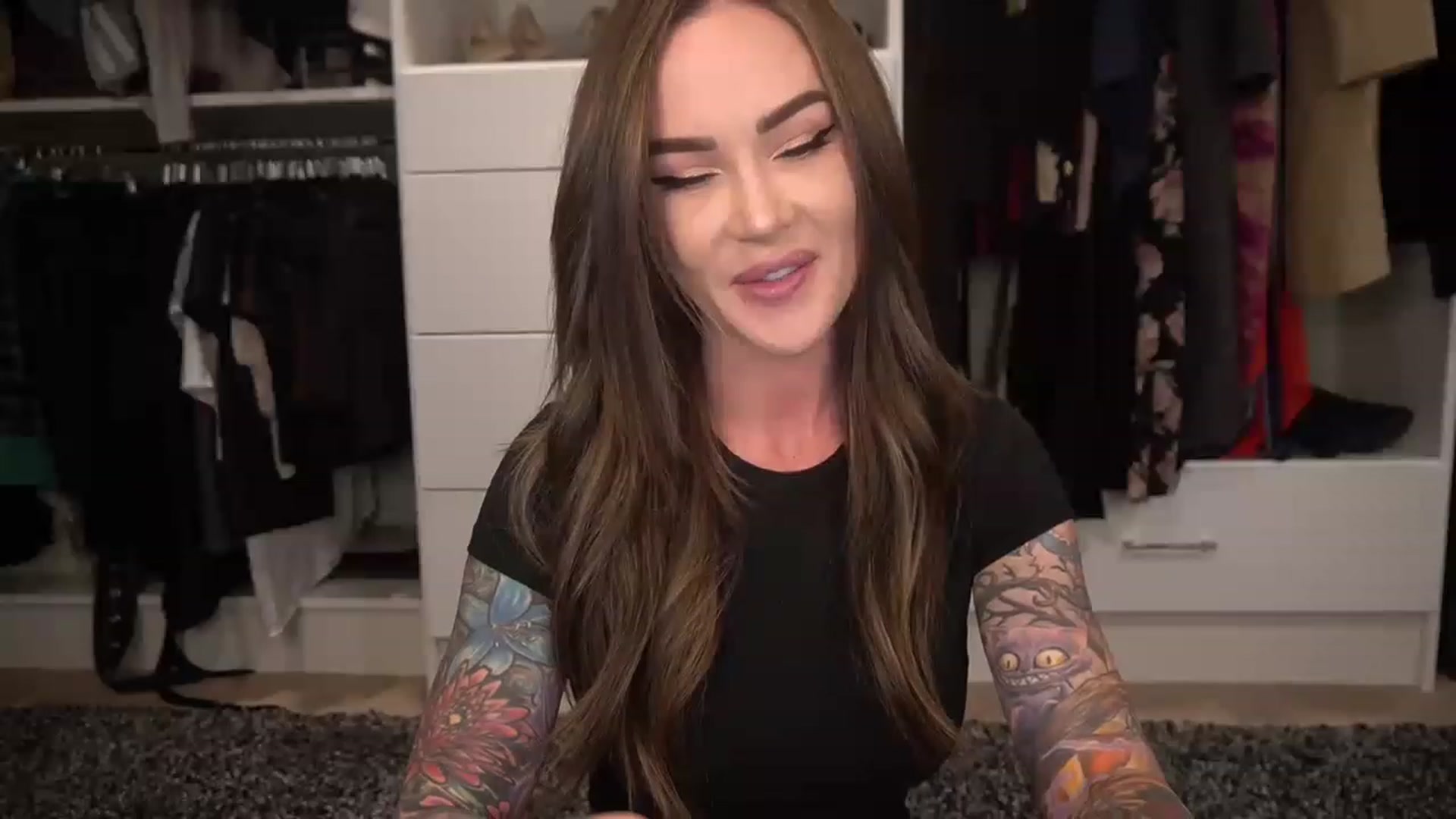 Gallery image thumbnail from VapePapi's myfreecams stream on, 11/19/2022, 24:59 image 5 of 20