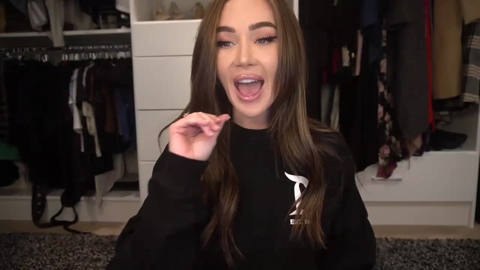 Gallery image thumbnail from VapePapi's myfreecams stream on, 11/21/2022, 22:56 image 3 of 20