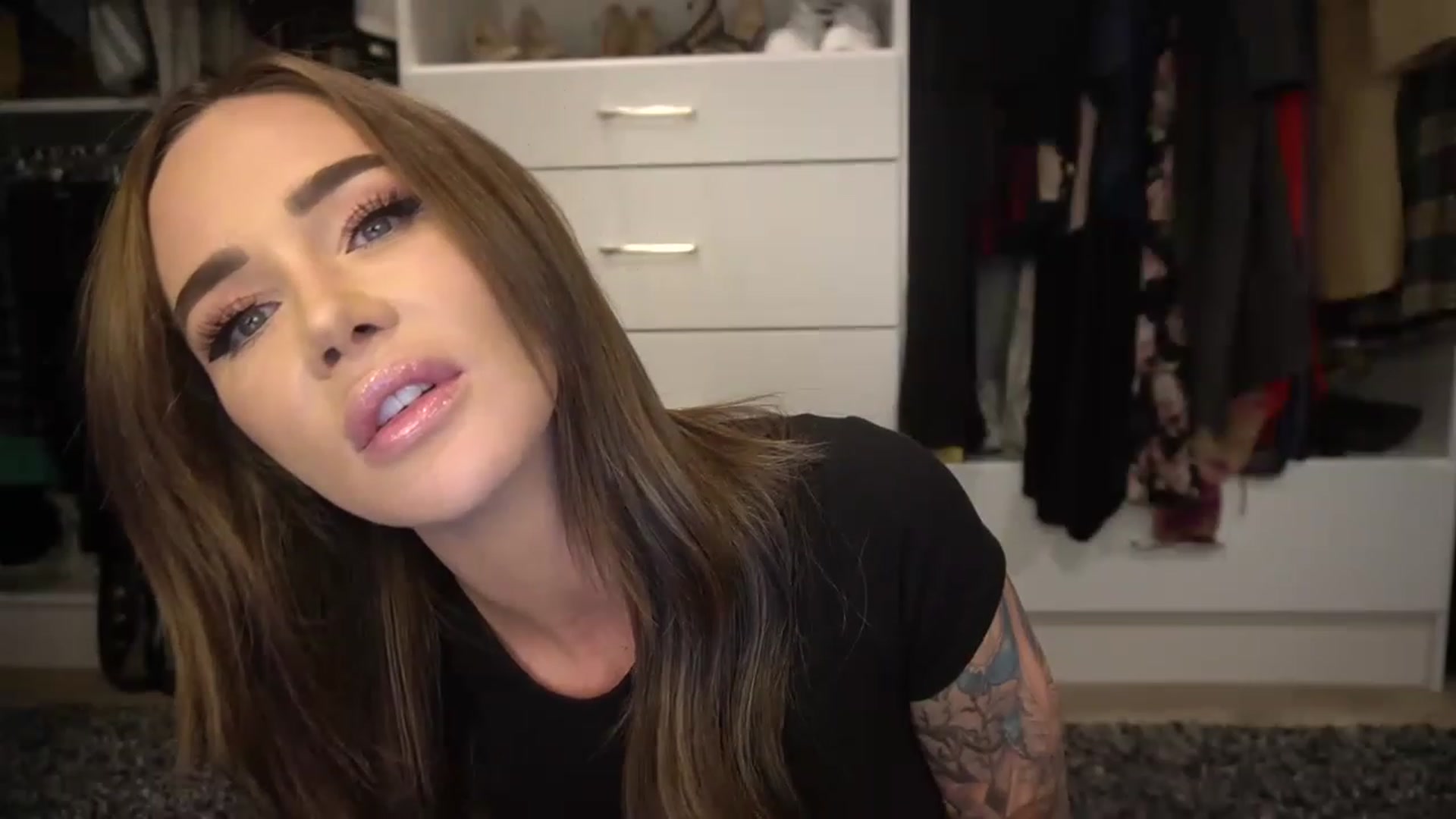 Gallery image thumbnail from VapePapi's myfreecams stream on, 11/29/2022, 01:44 image 15 of 20