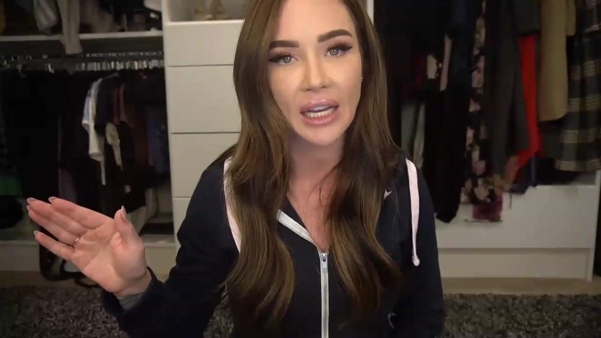 Gallery image thumbnail from VapePapi's myfreecams stream on, 12/06/2022, 23:33 image 18 of 20