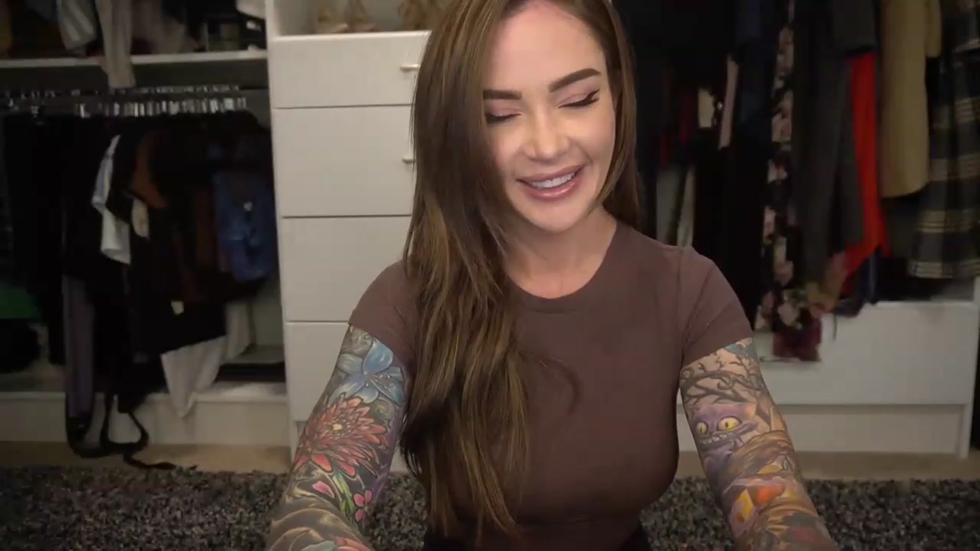 Gallery image thumbnail from VapePapi's myfreecams stream on, 12/08/2022, 23:17 image 10 of 20
