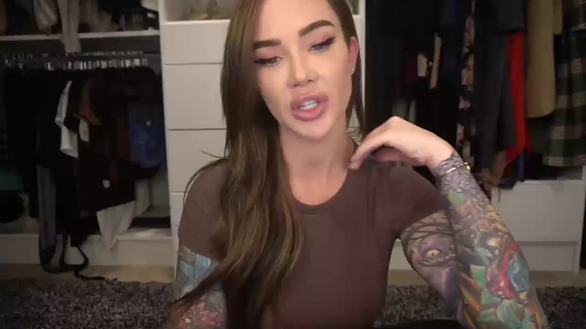 Gallery image thumbnail from VapePapi's myfreecams stream on, 12/08/2022, 23:29 image 10 of 20