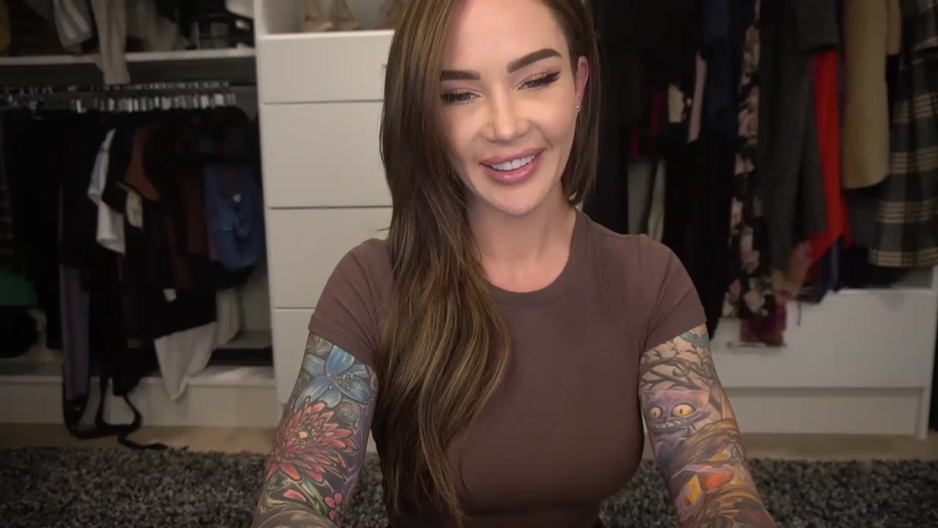 Gallery image thumbnail from VapePapi's myfreecams stream on, 12/08/2022, 23:29 image 14 of 20