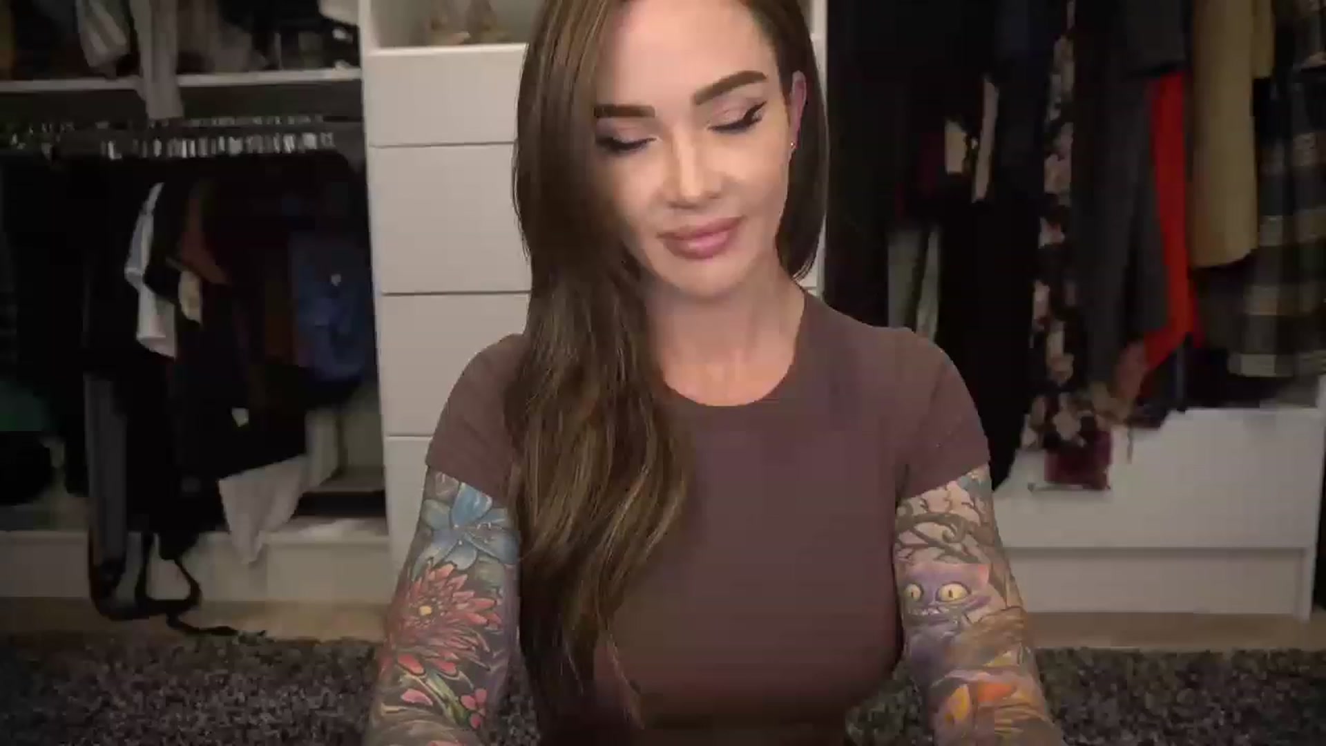Gallery image thumbnail from VapePapi's myfreecams stream on, 12/08/2022, 23:29 image 12 of 20