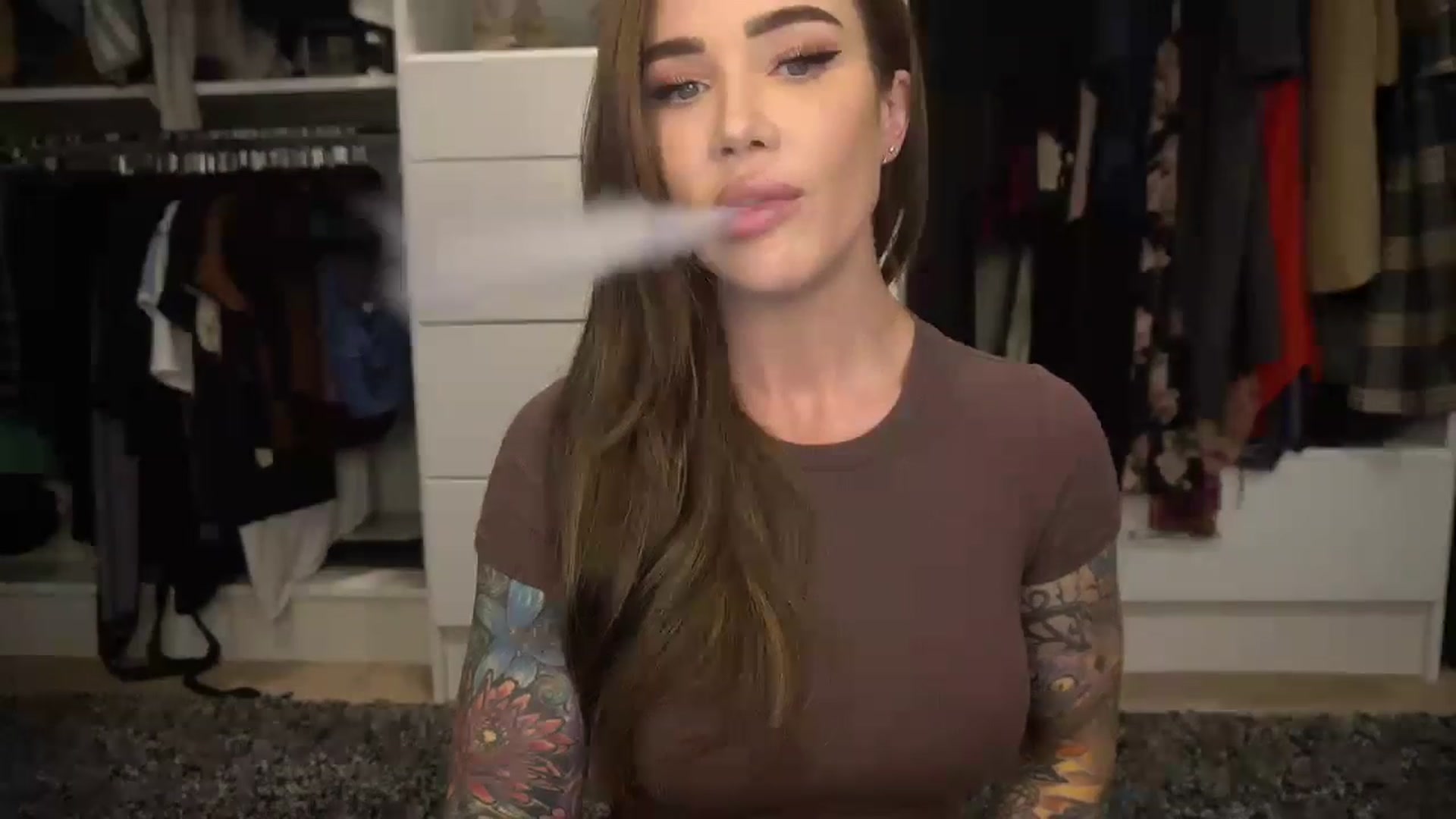 Gallery image thumbnail from VapePapi's myfreecams stream on, 12/08/2022, 23:29 image 5 of 20