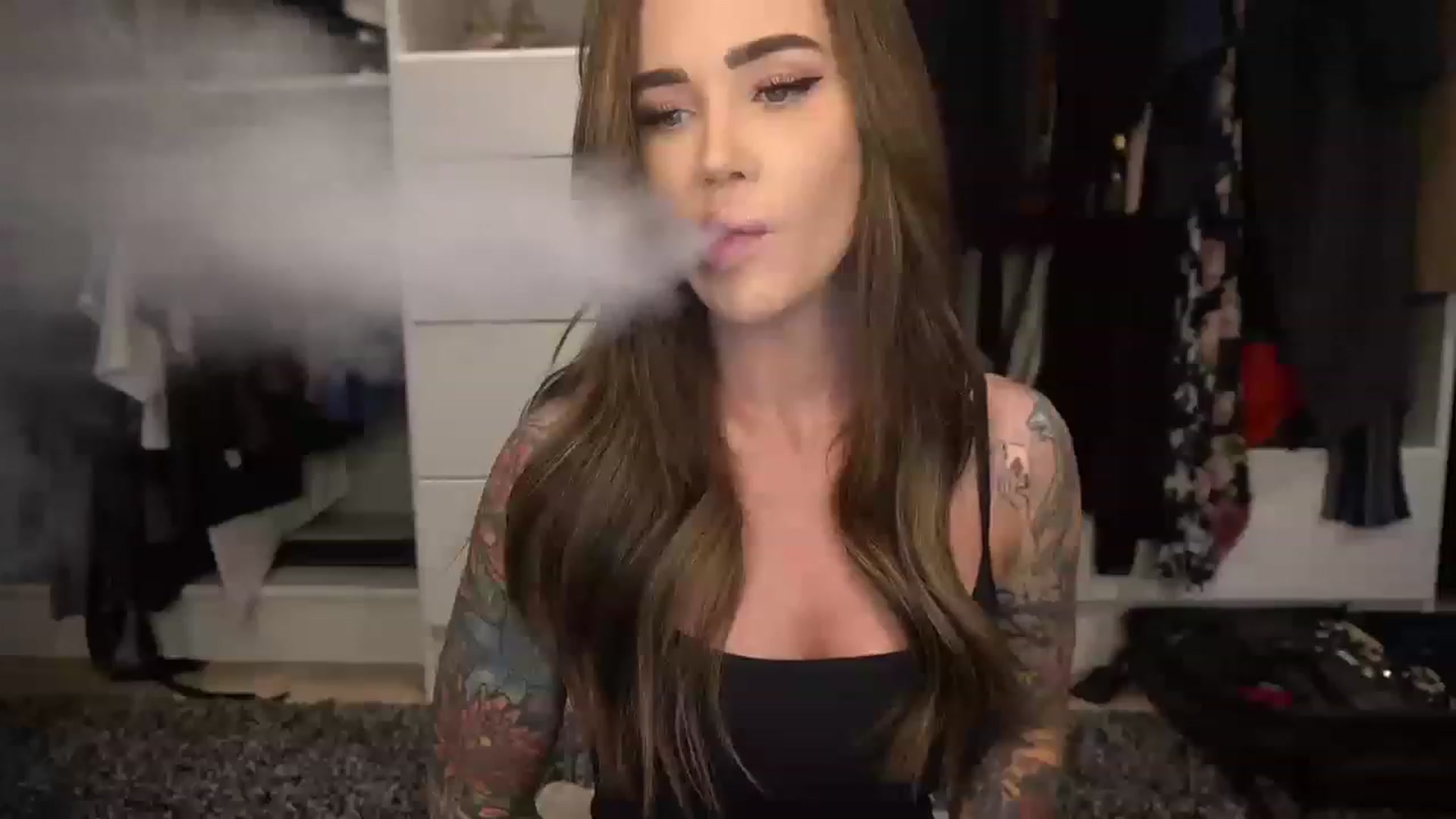 Gallery image thumbnail from VapePapi's myfreecams stream on, 12/09/2022, 21:57 image 10 of 20
