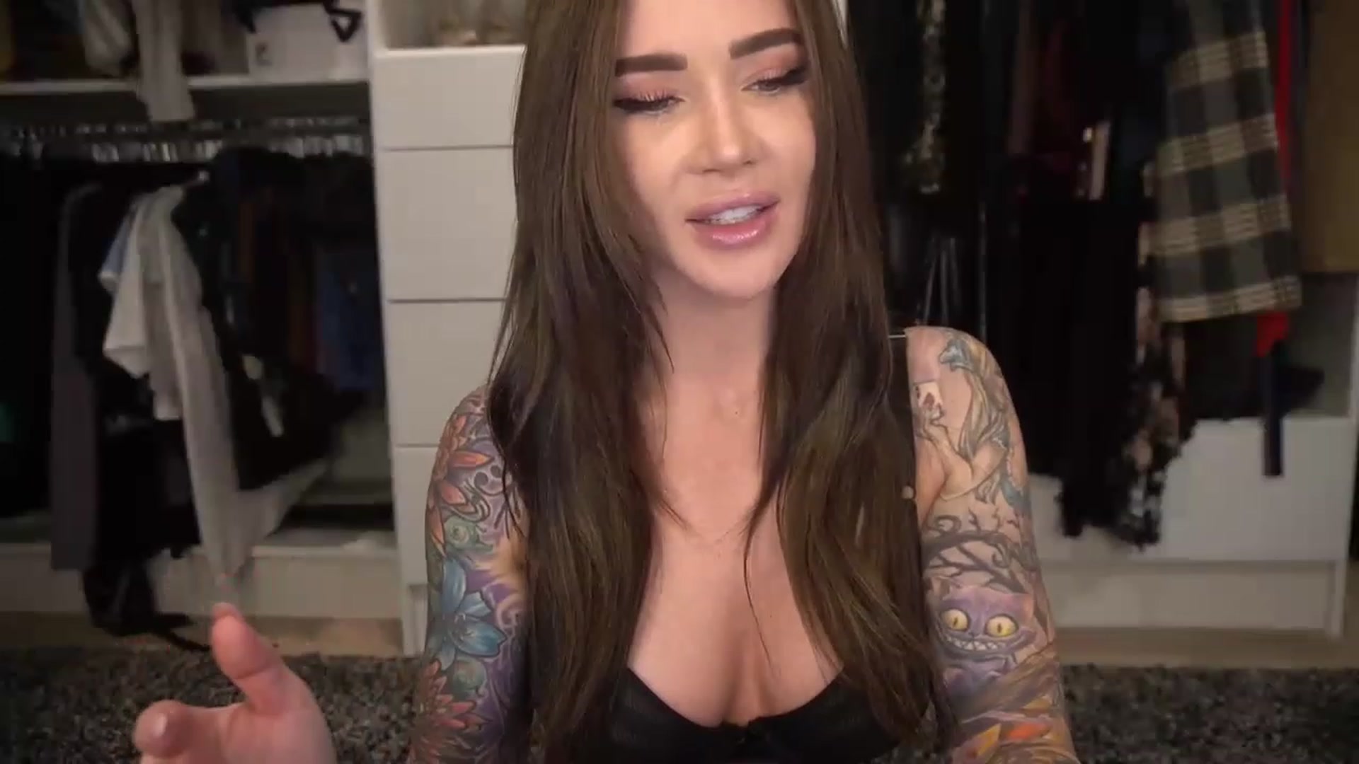 Gallery image thumbnail from VapePapi's myfreecams stream on, 12/21/2022, 23:32 image 11 of 20