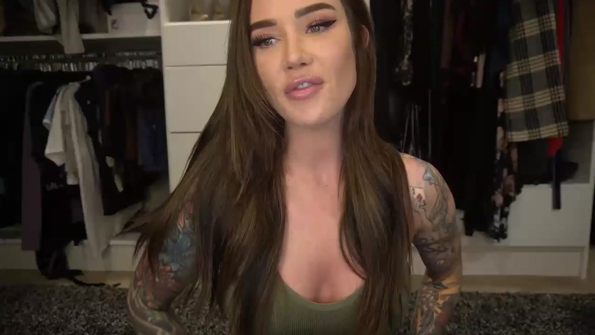 Gallery image thumbnail from VapePapi's myfreecams stream on, 12/23/2022, 24:58 image 3 of 20