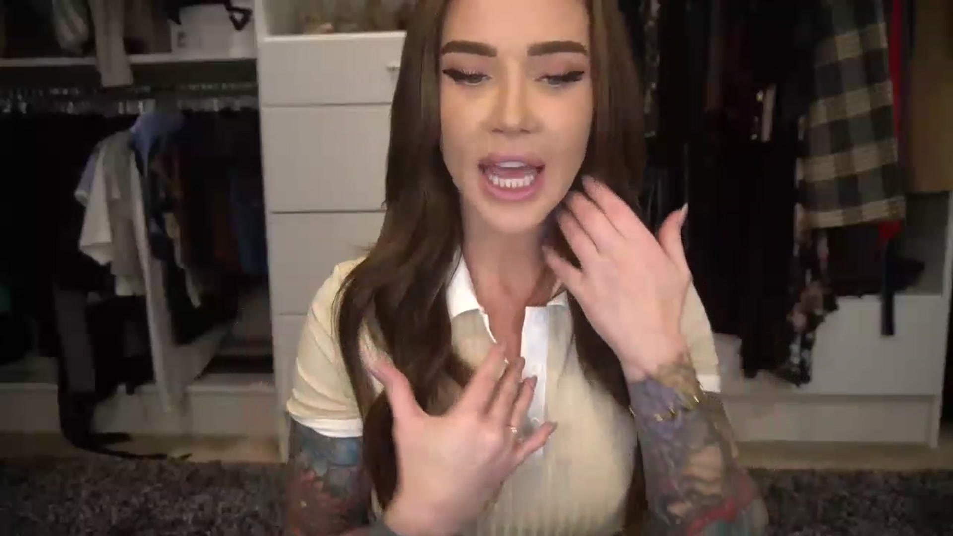 Gallery image thumbnail from VapePapi's myfreecams stream on, 12/27/2022, 23:32 image 18 of 20