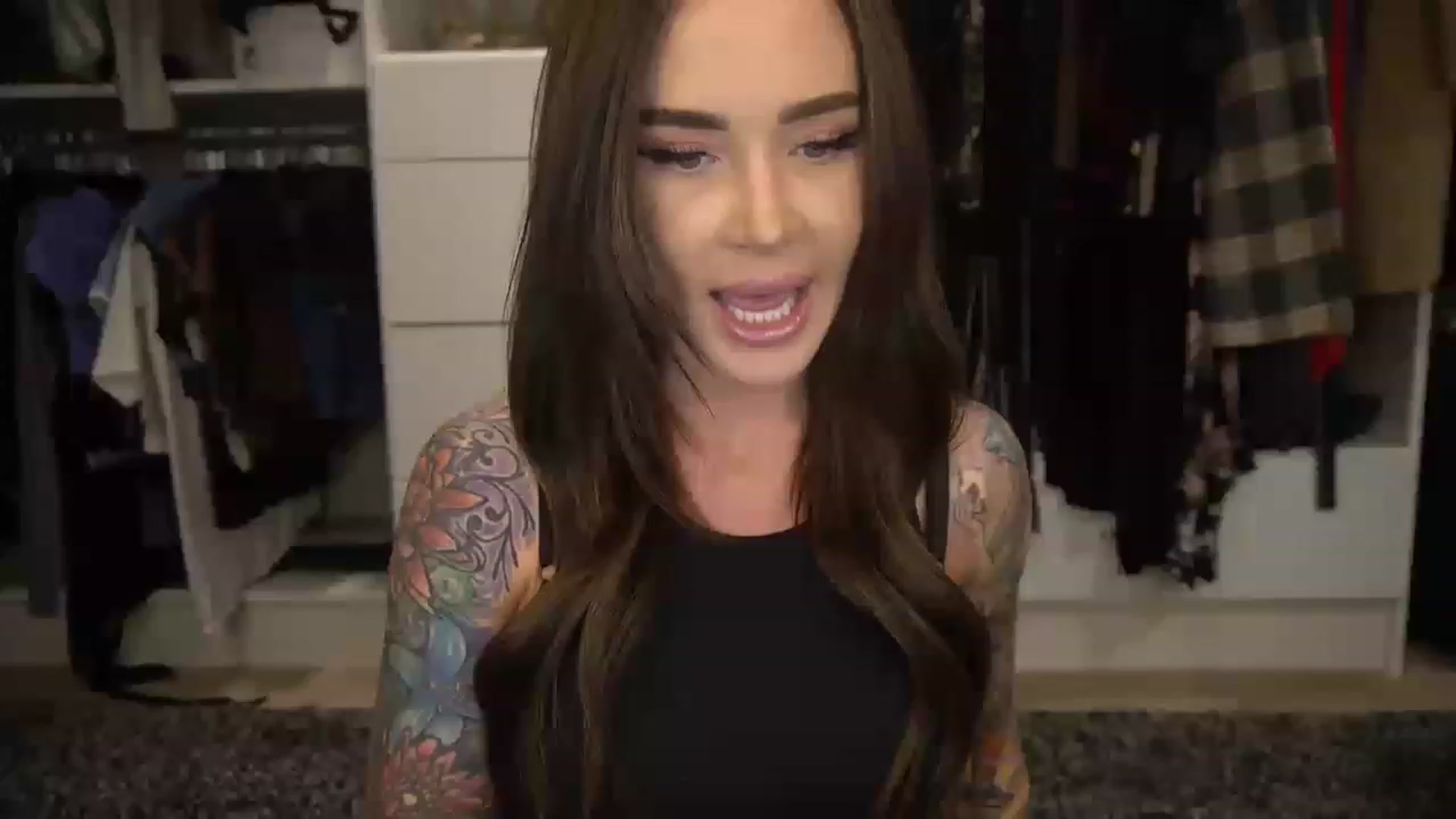Gallery image thumbnail from VapePapi's myfreecams stream on, 12/30/2022, 23:33 image 12 of 20
