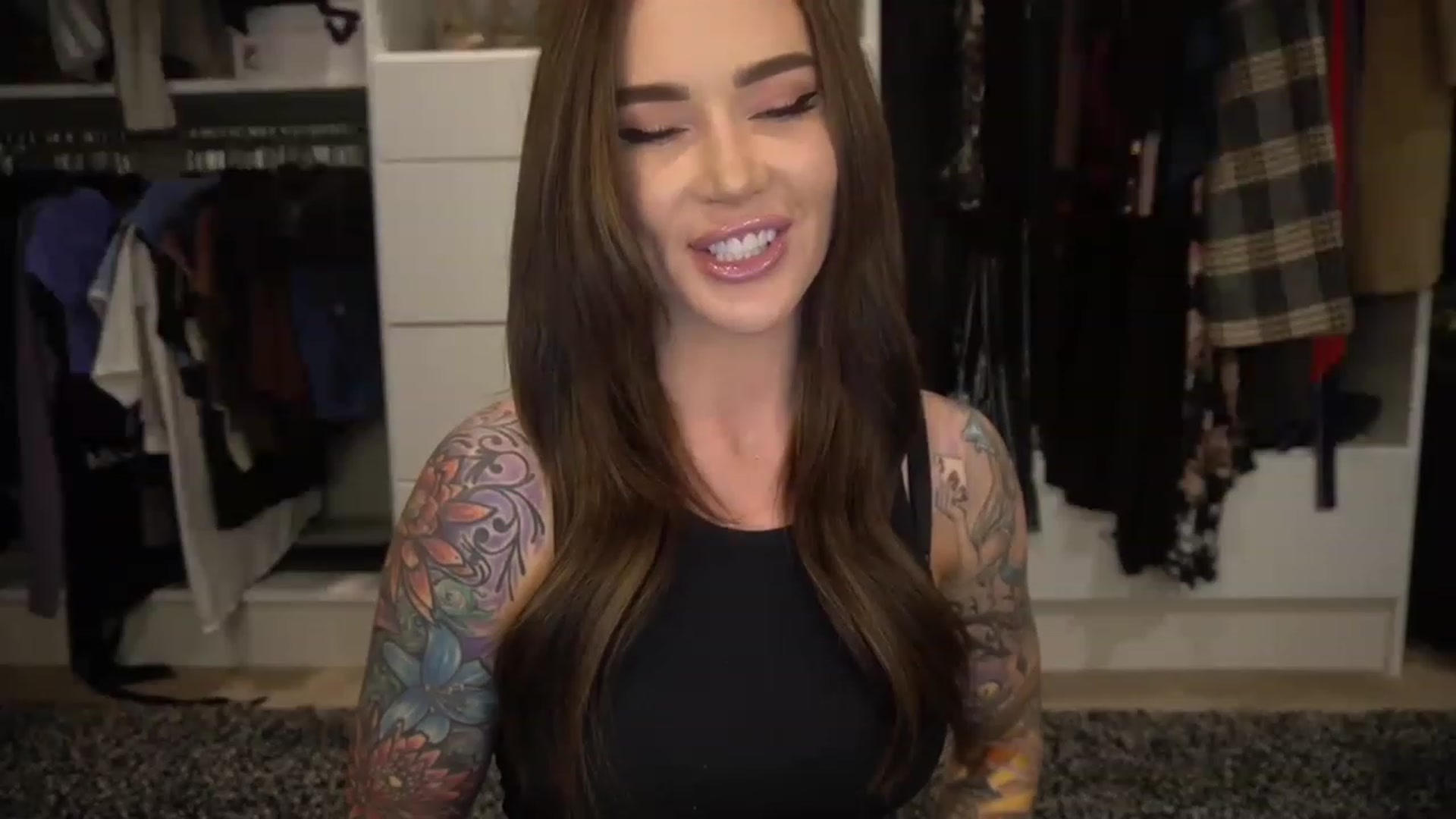 Gallery image thumbnail from VapePapi's myfreecams stream on, 12/30/2022, 23:33 image 9 of 20
