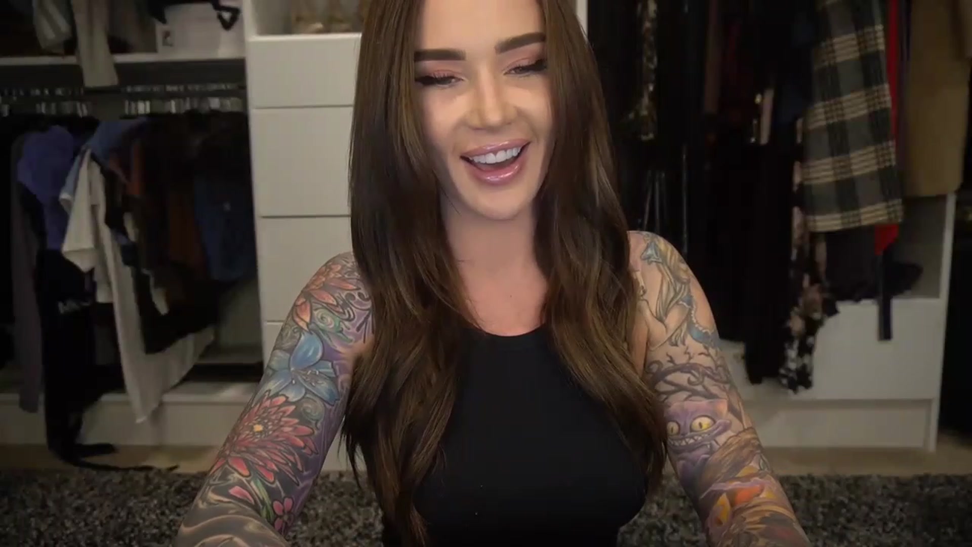 Gallery image thumbnail from VapePapi's myfreecams stream on, 12/30/2022, 23:33 image 20 of 20