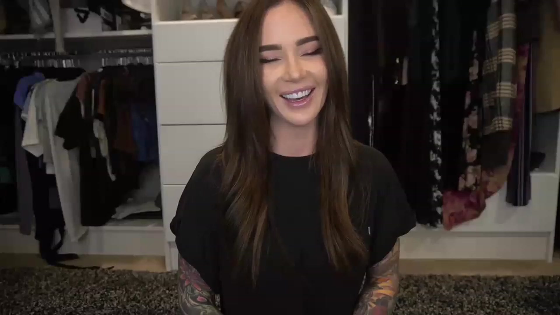 Gallery image thumbnail from VapePapi's myfreecams stream on, 01/04/2023, 23:33 image 9 of 20