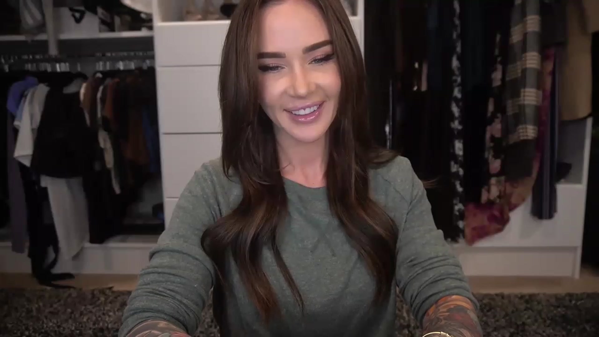 Gallery image thumbnail from VapePapi's myfreecams stream on, 01/05/2023, 23:32 image 18 of 20