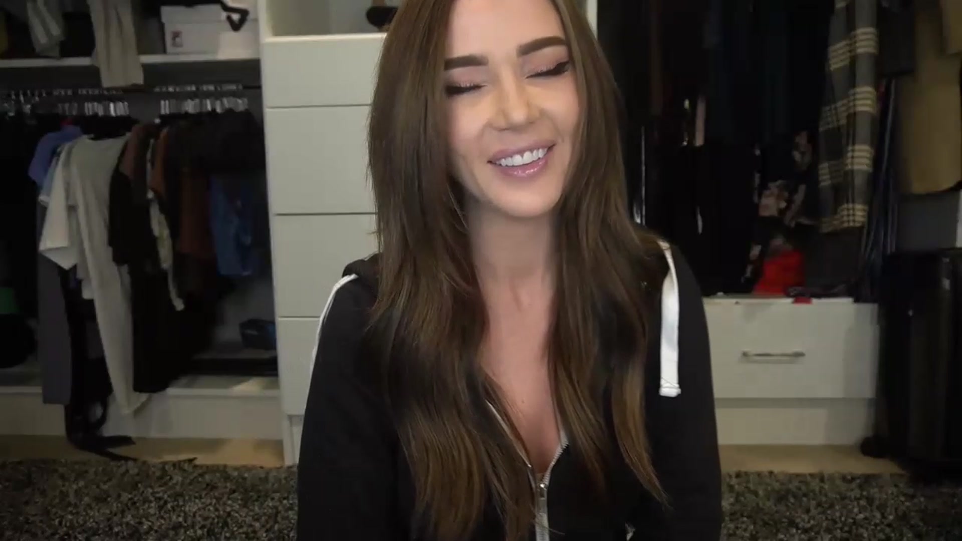 Gallery image thumbnail from VapePapi's myfreecams stream on, 01/13/2023, 23:32 image 5 of 20