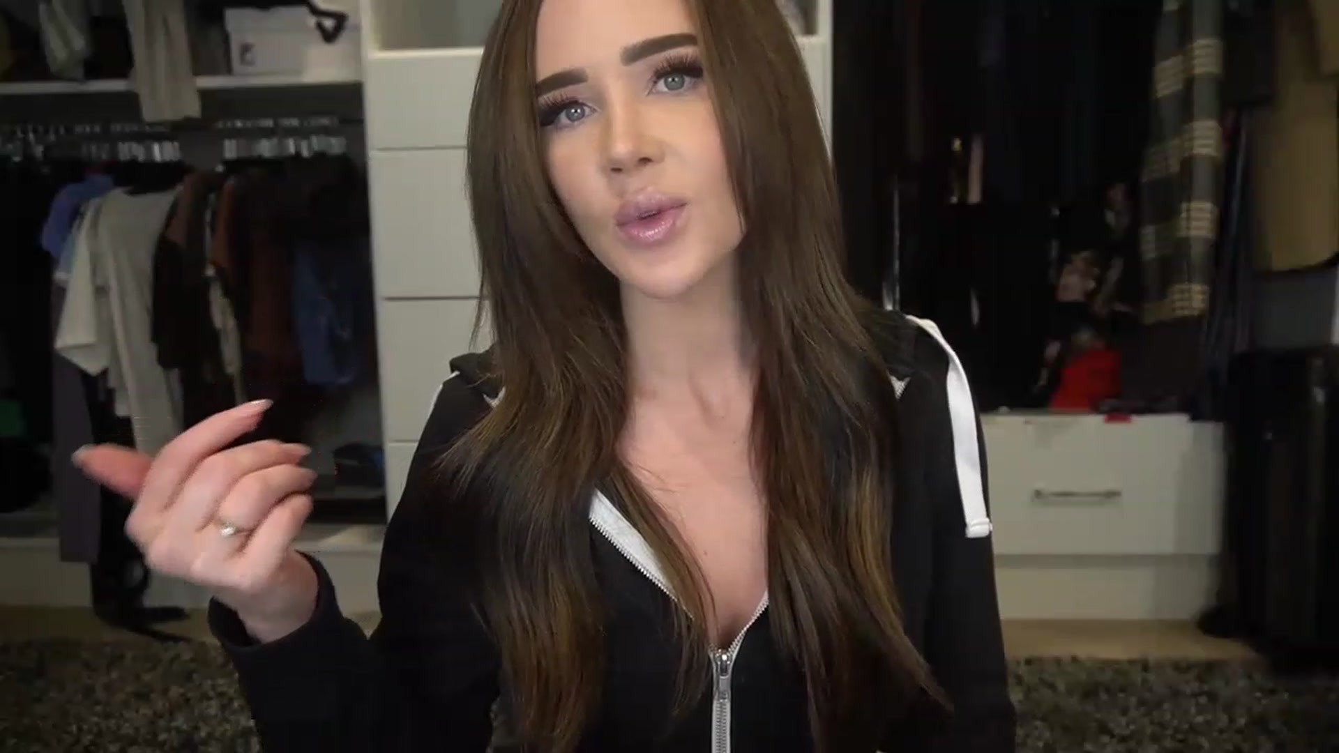 Gallery image thumbnail from VapePapi's myfreecams stream on, 01/13/2023, 23:32 image 18 of 20
