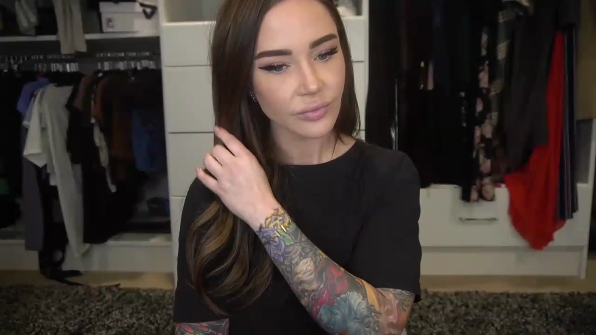 Gallery image thumbnail from VapePapi's myfreecams stream on, 01/15/2023, 21:01 image 10 of 20