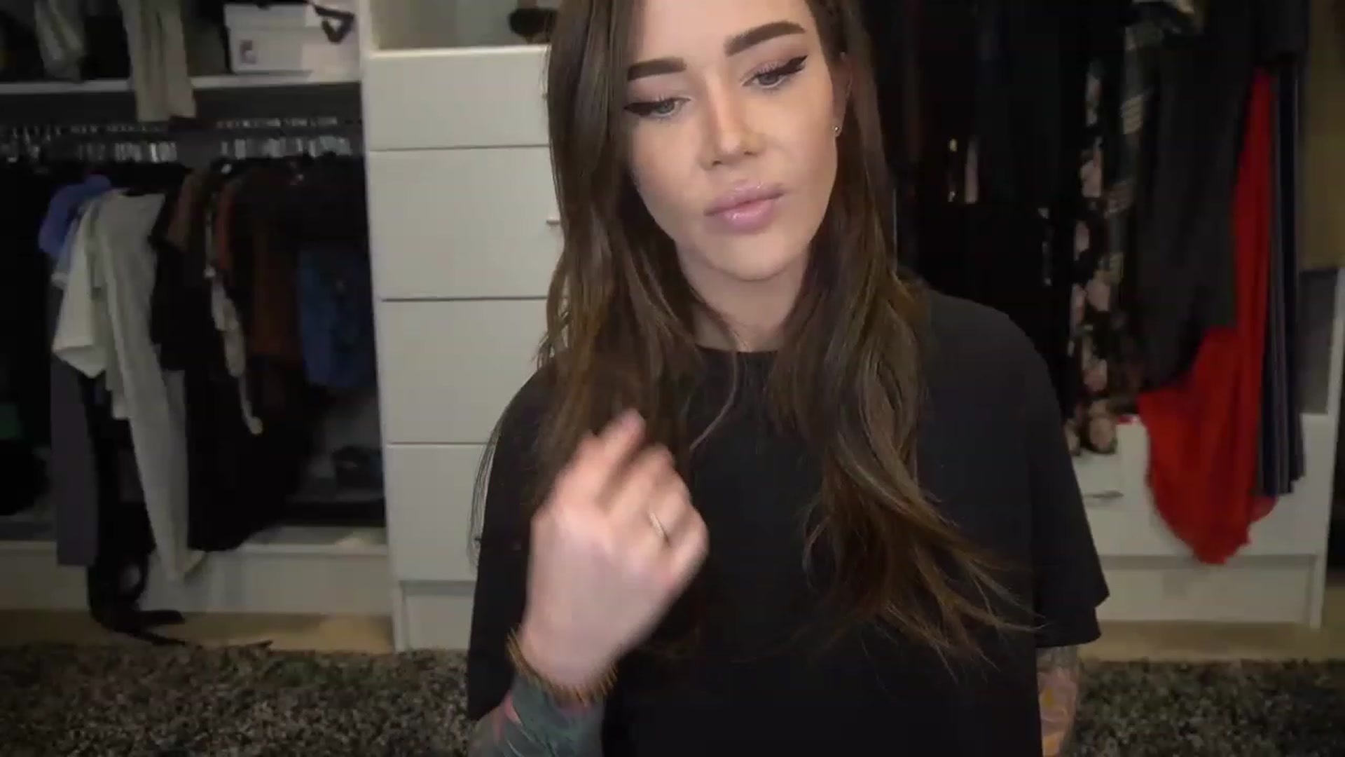 Gallery image thumbnail from VapePapi's myfreecams stream on, 01/15/2023, 21:01 image 6 of 20